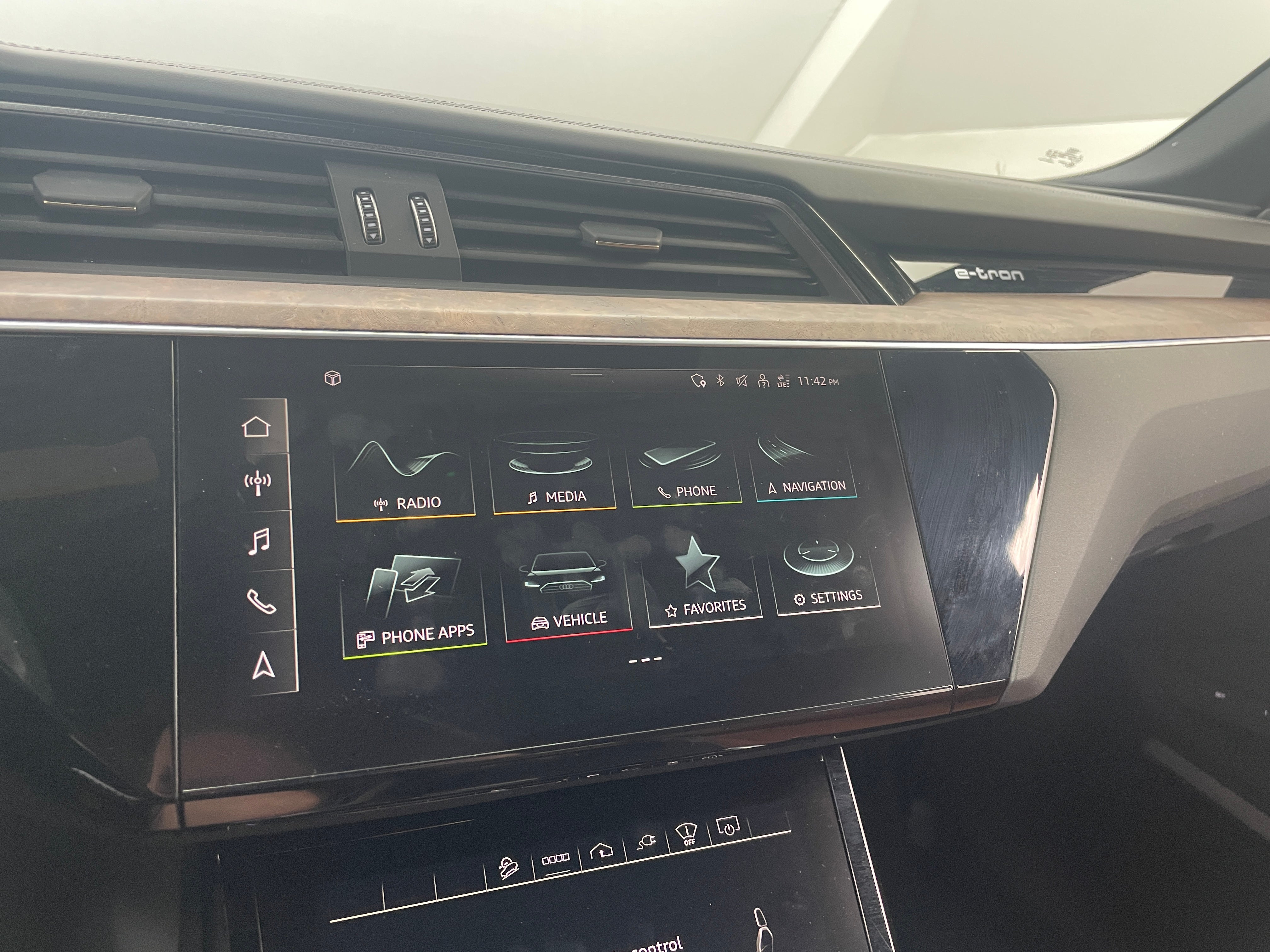 2021 Audi e-tron Prestige 3