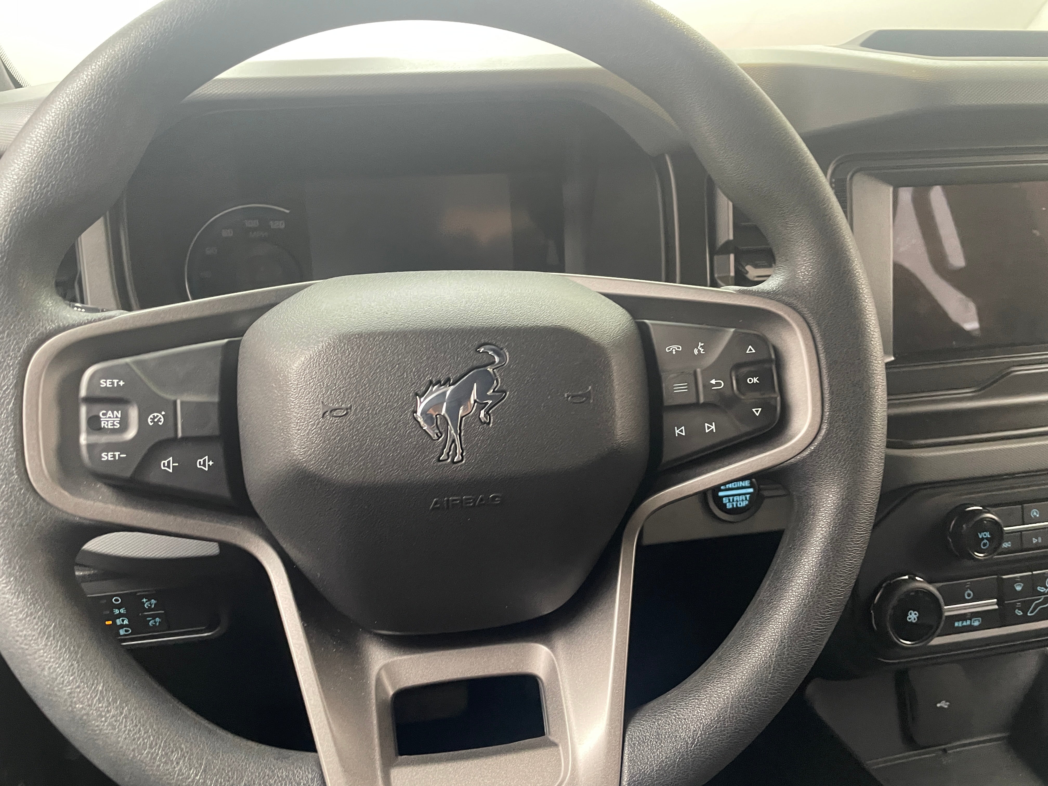 2022 Ford Bronco Base 5