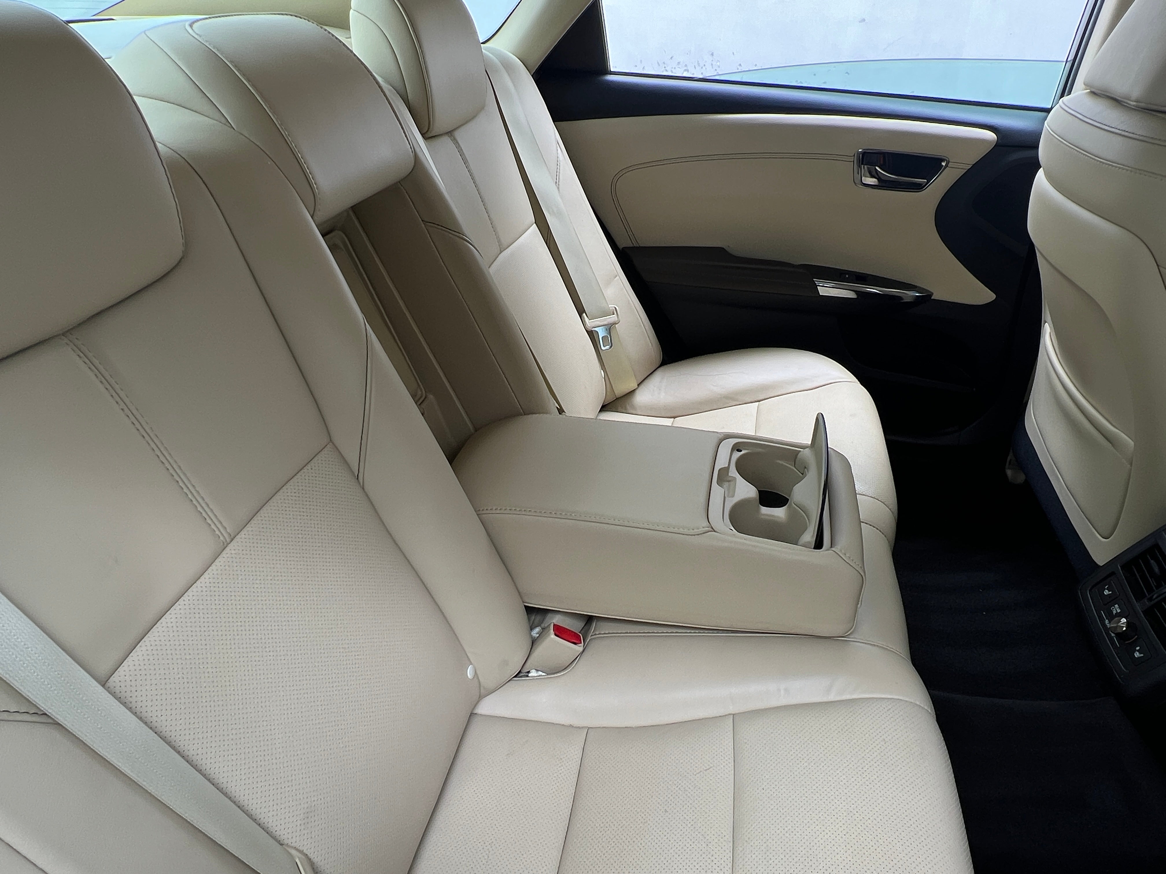 2016 Toyota Avalon Limited 5