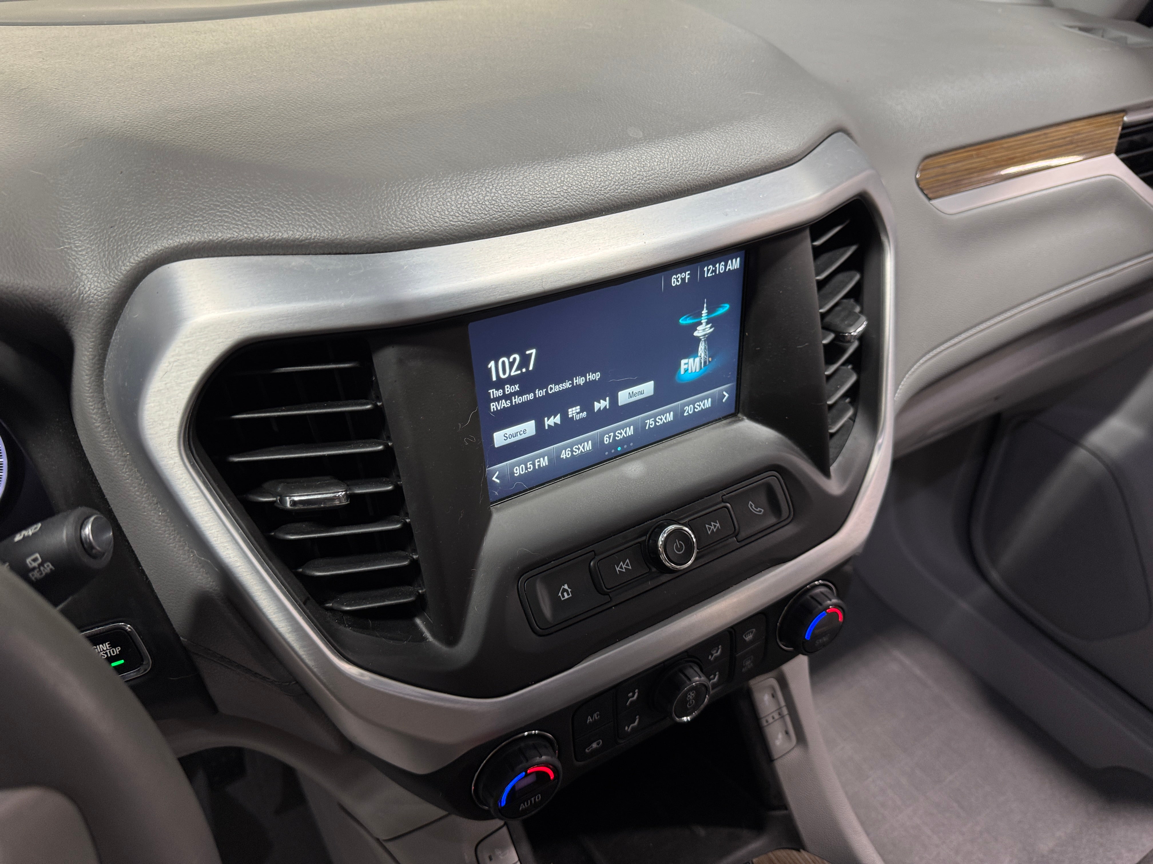 2017 GMC Acadia SLE 4