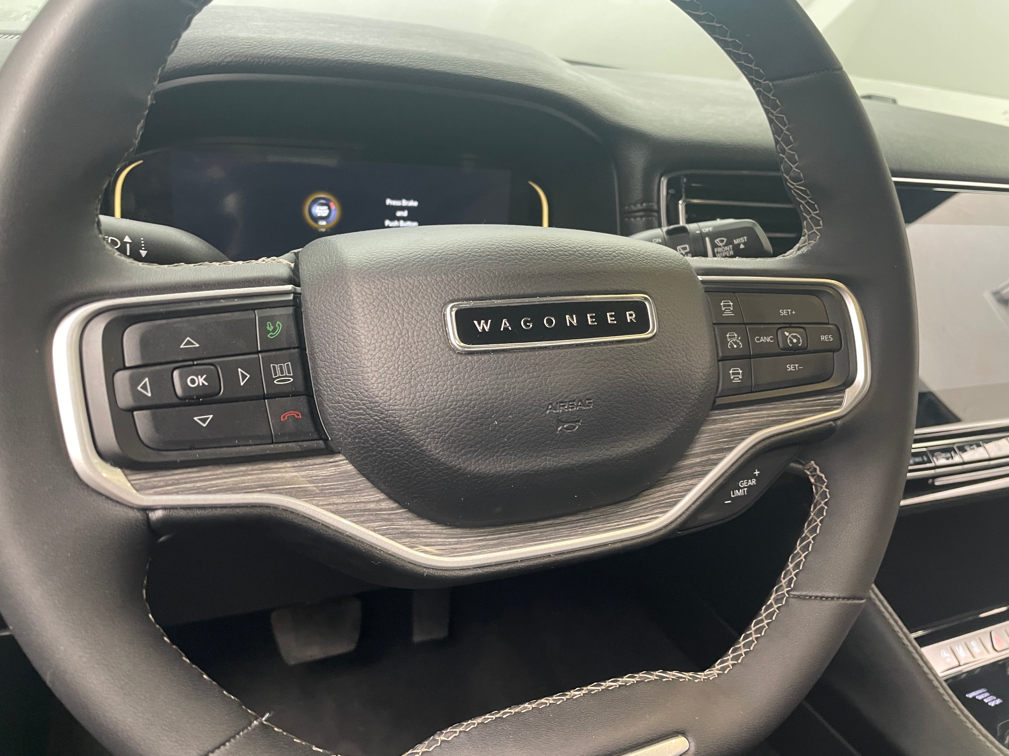 2023 Jeep Wagoneer Series II 4