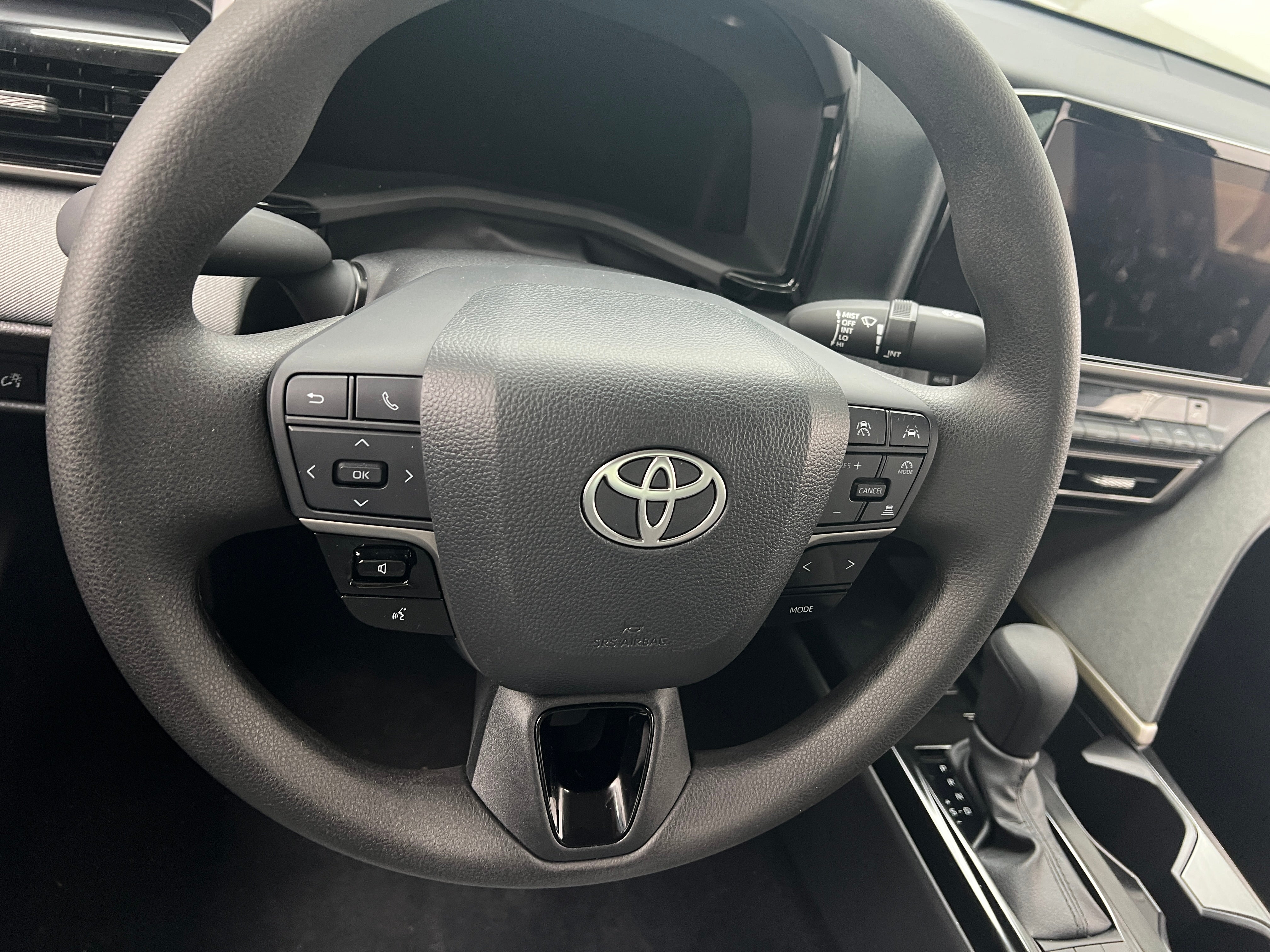 2025 Toyota Camry LE 5