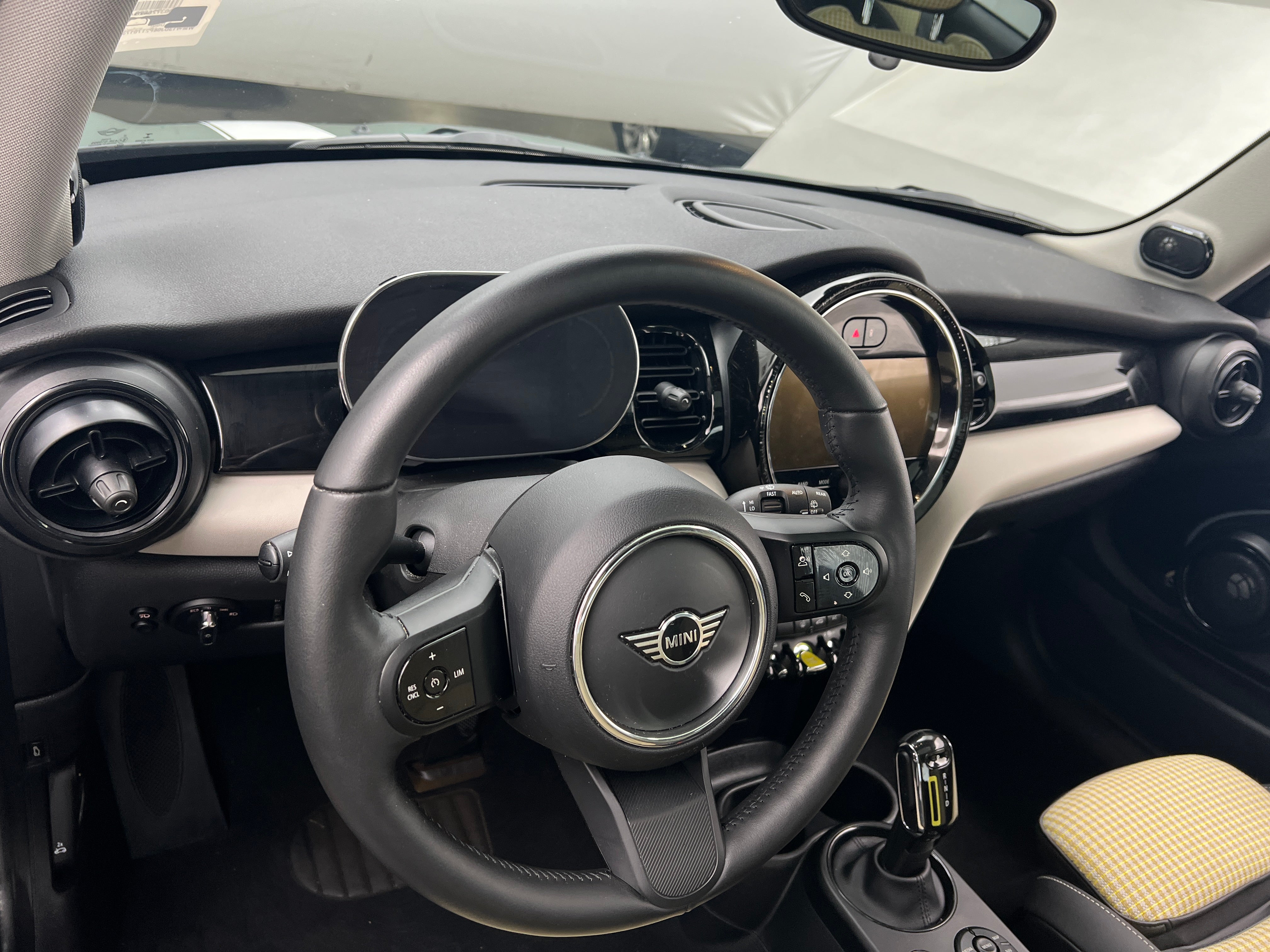 2023 MINI Cooper Hardtop SE 3