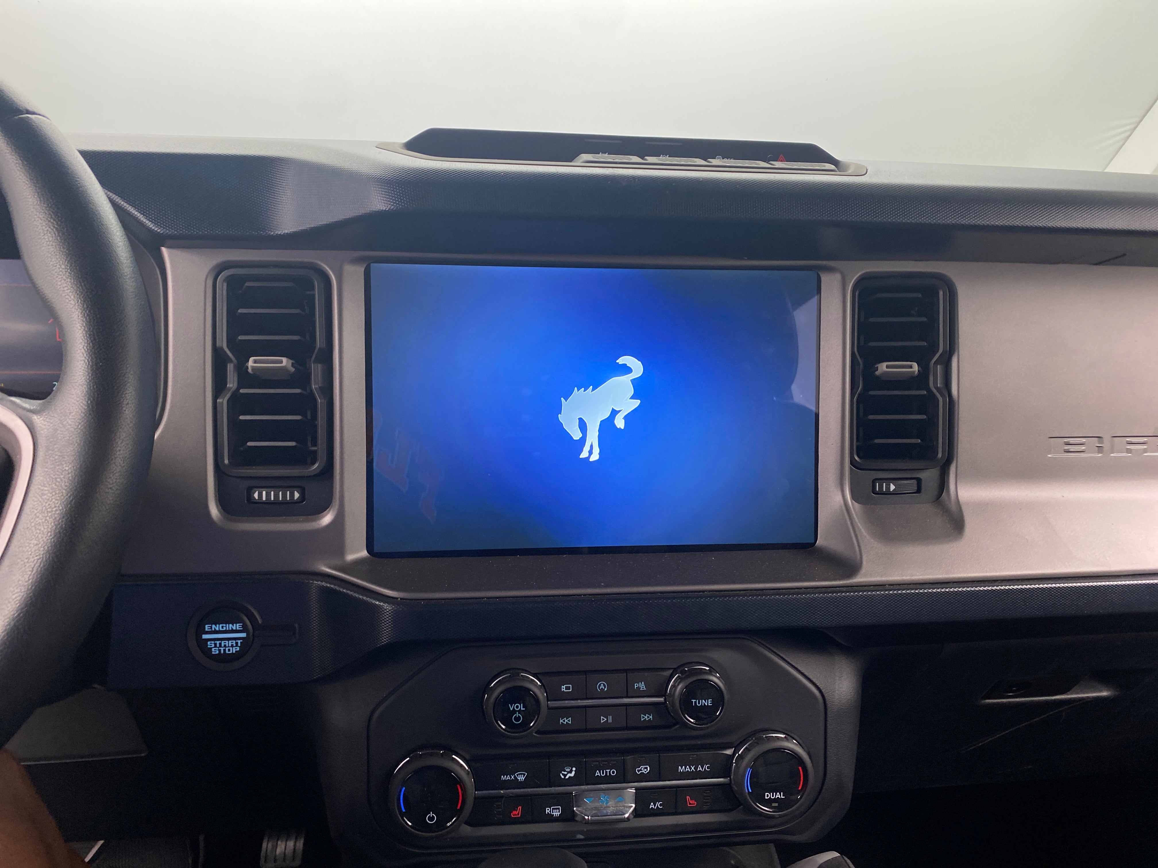 2023 Ford Bronco Outer Banks 3