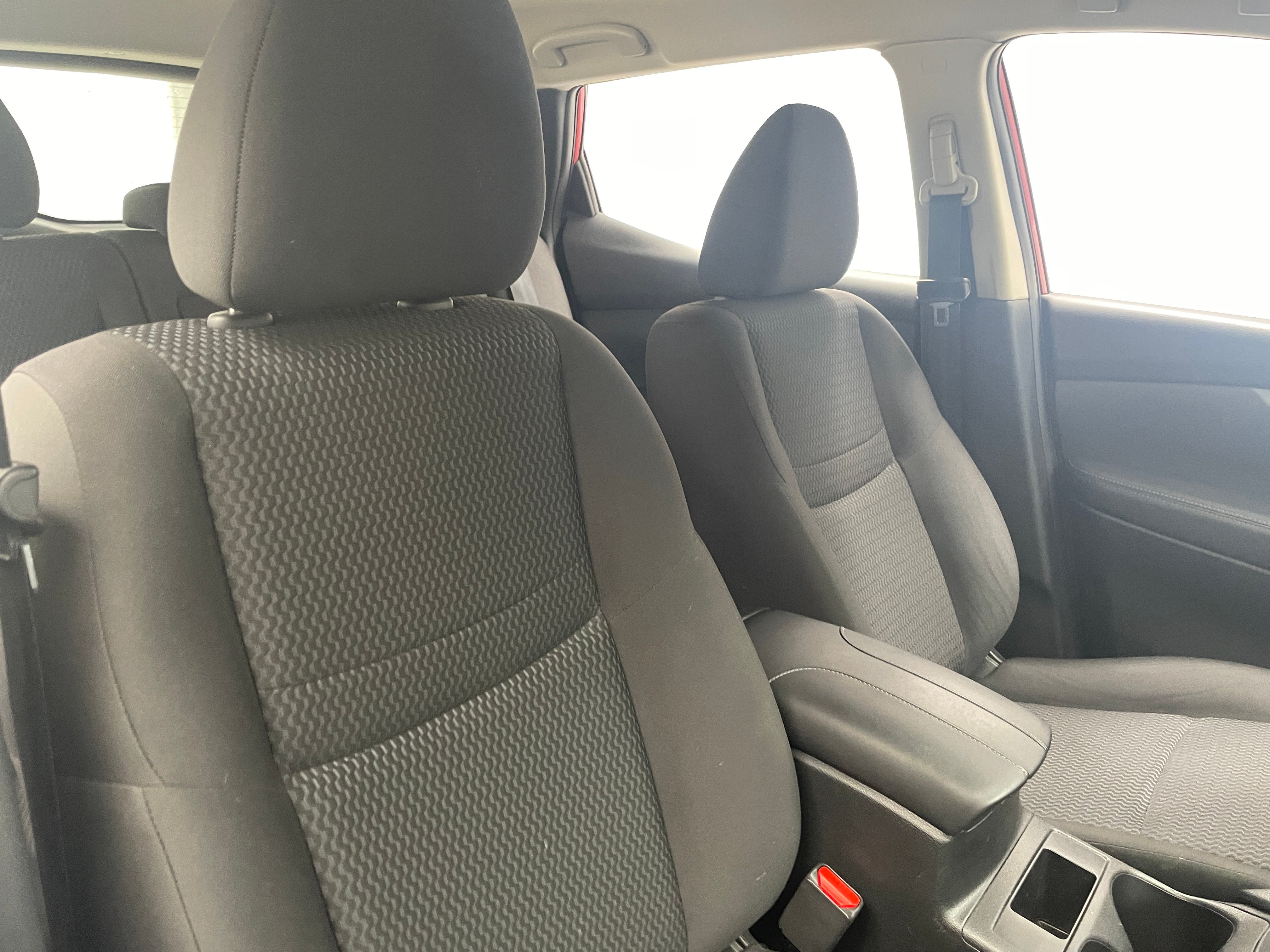2019 Nissan Rogue Sport S 2