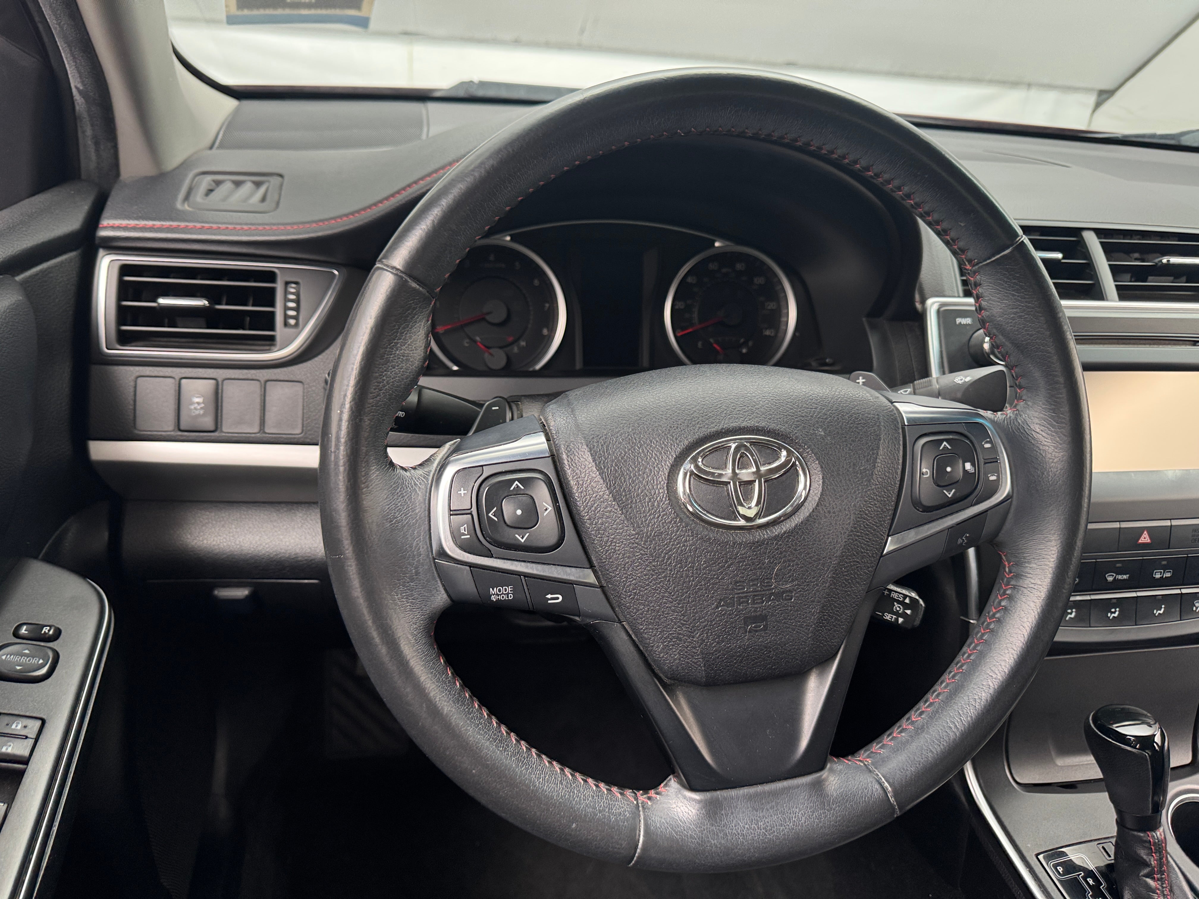 2017 Toyota Camry SE 4