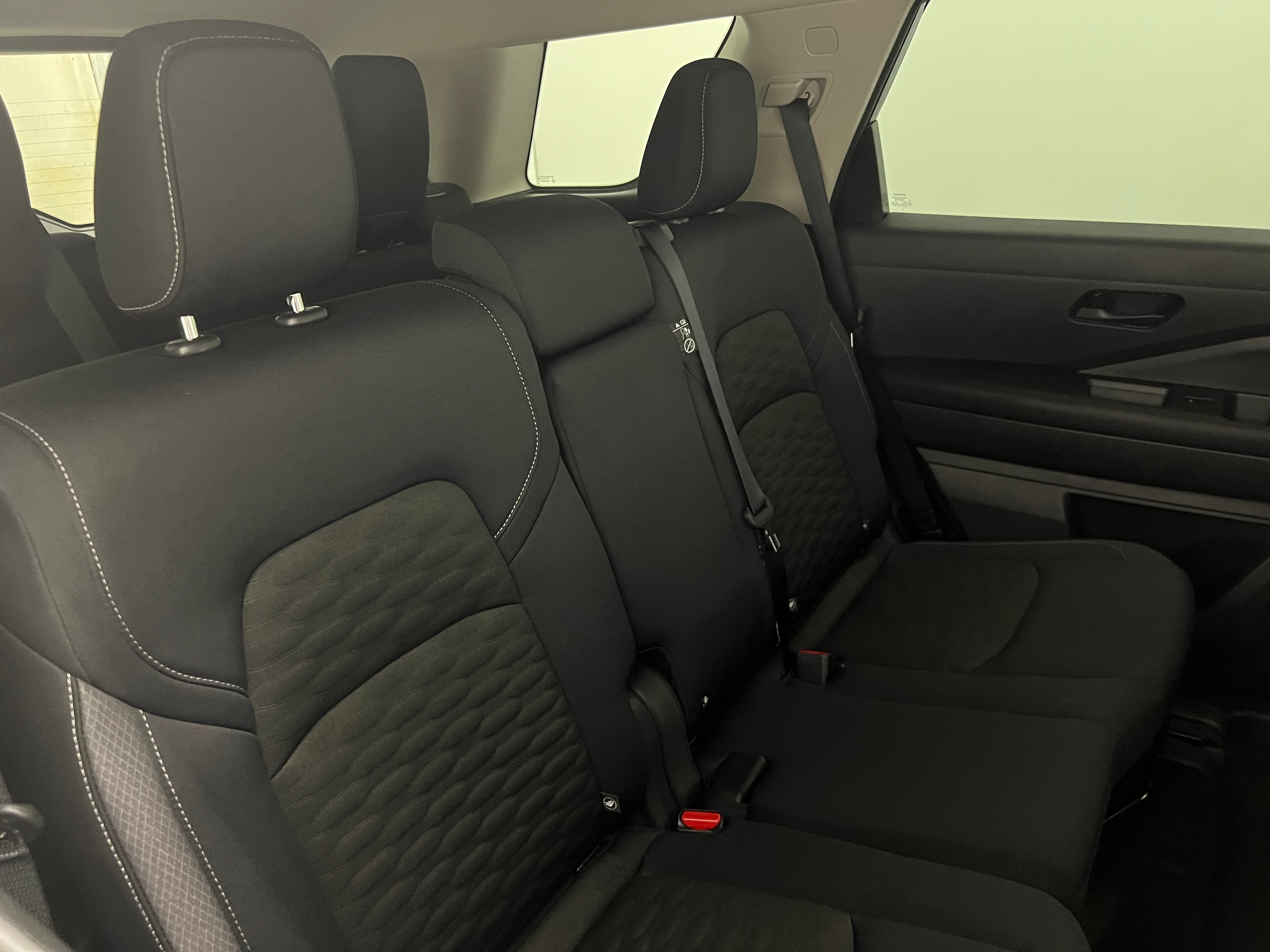 2024 Nissan Pathfinder S 6