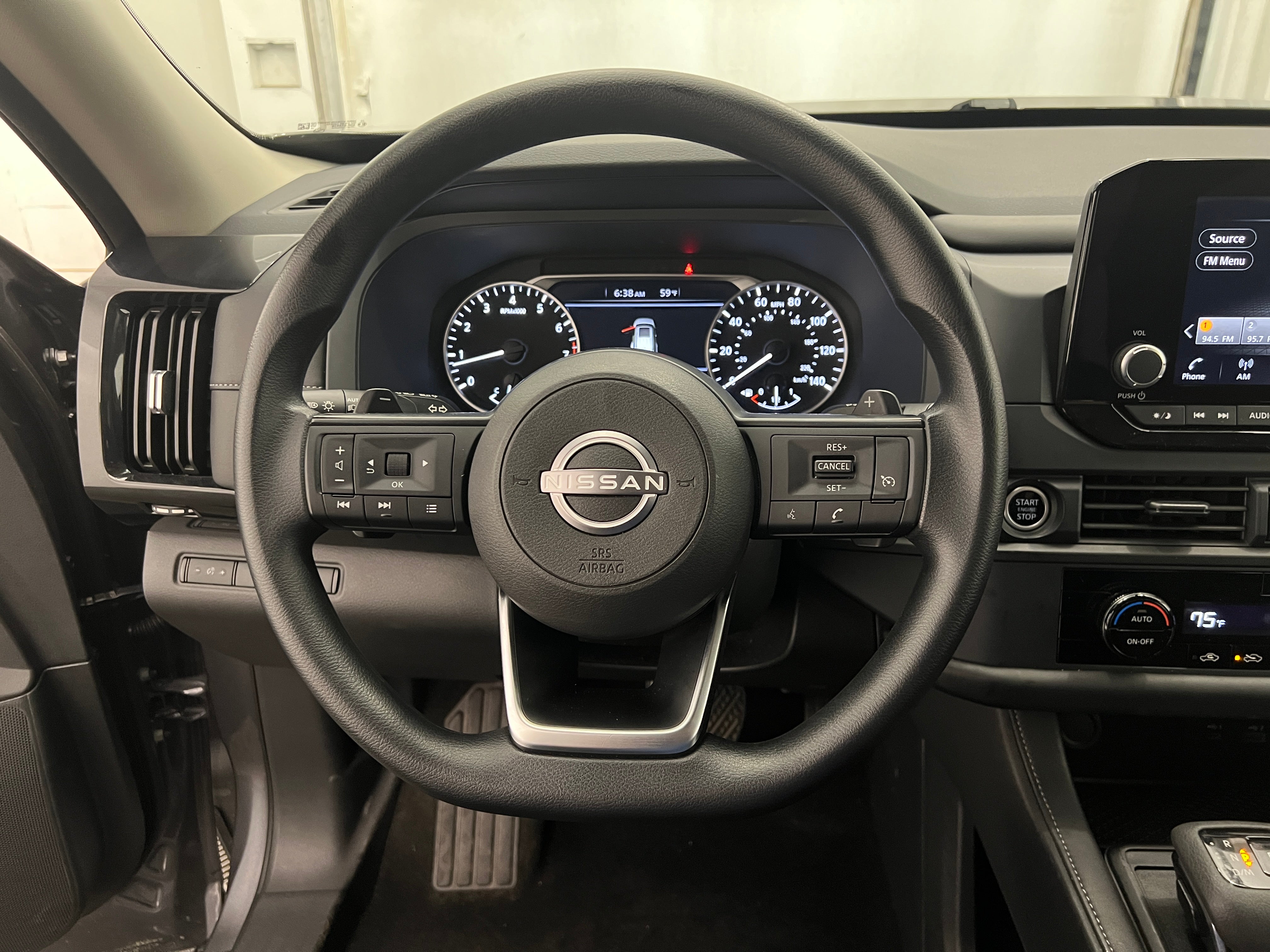 2024 Nissan Pathfinder S 5