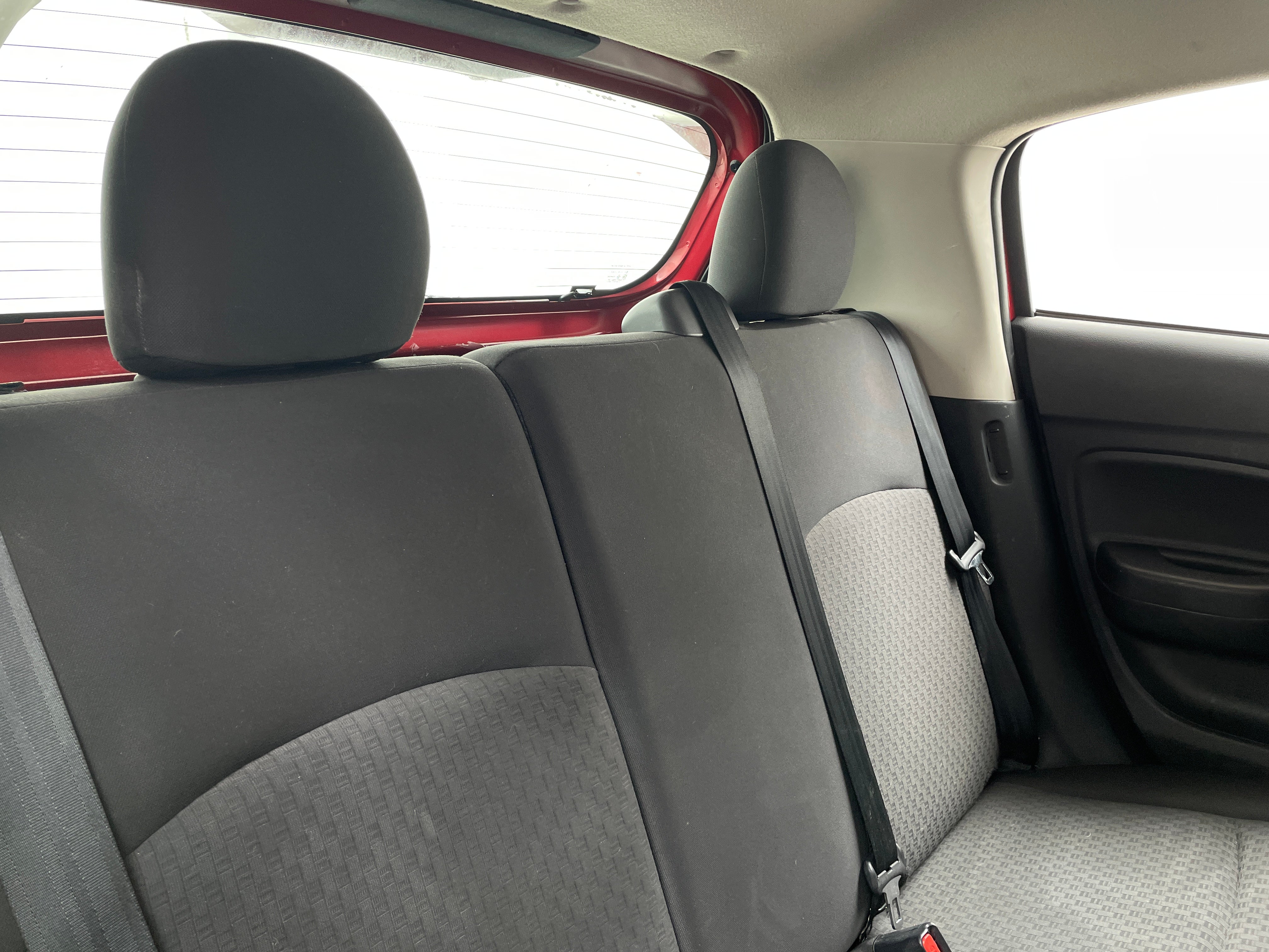 2018 Mitsubishi Mirage ES 6