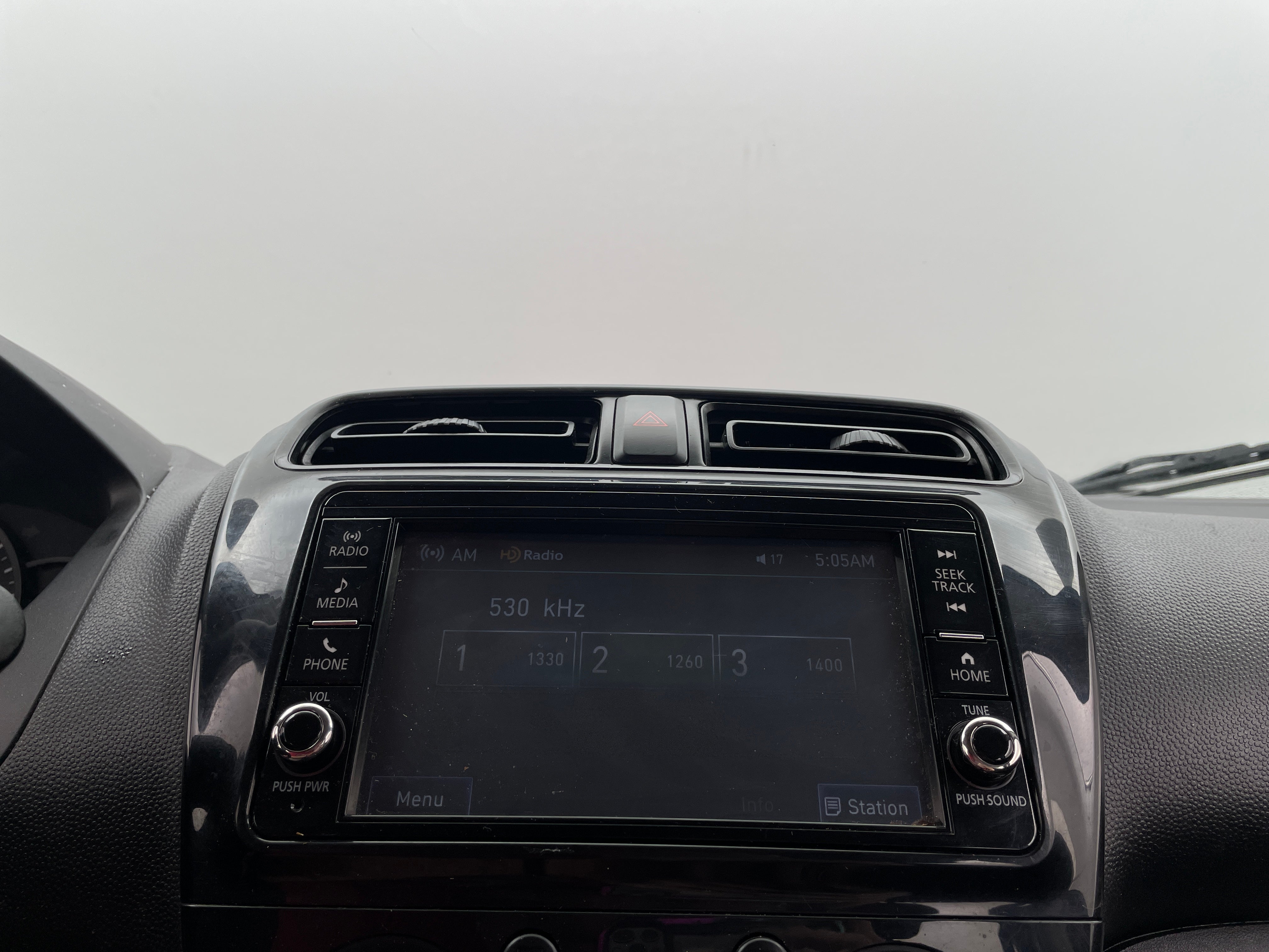 2018 Mitsubishi Mirage ES 4
