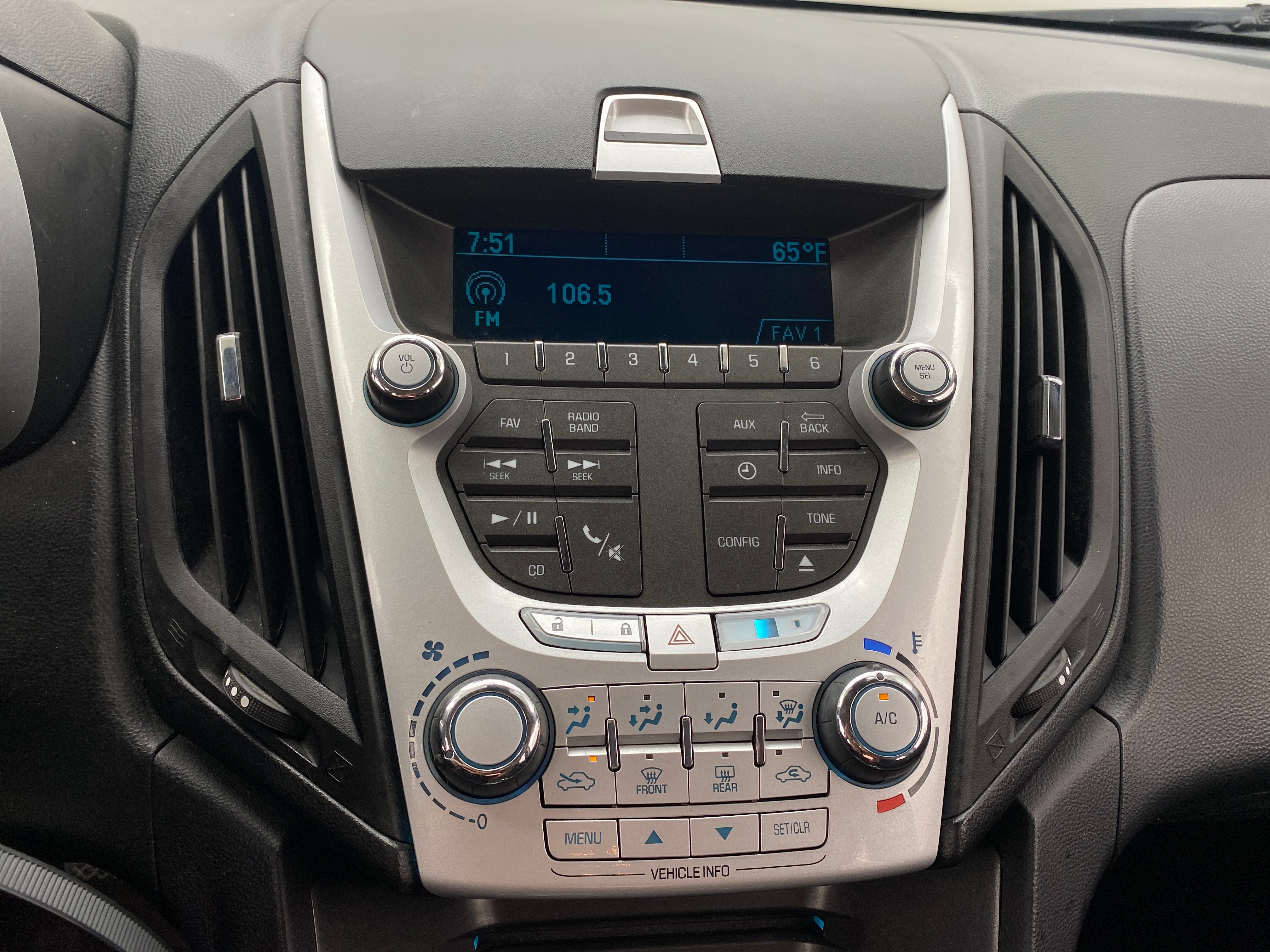 2015 Chevrolet Equinox LS 4