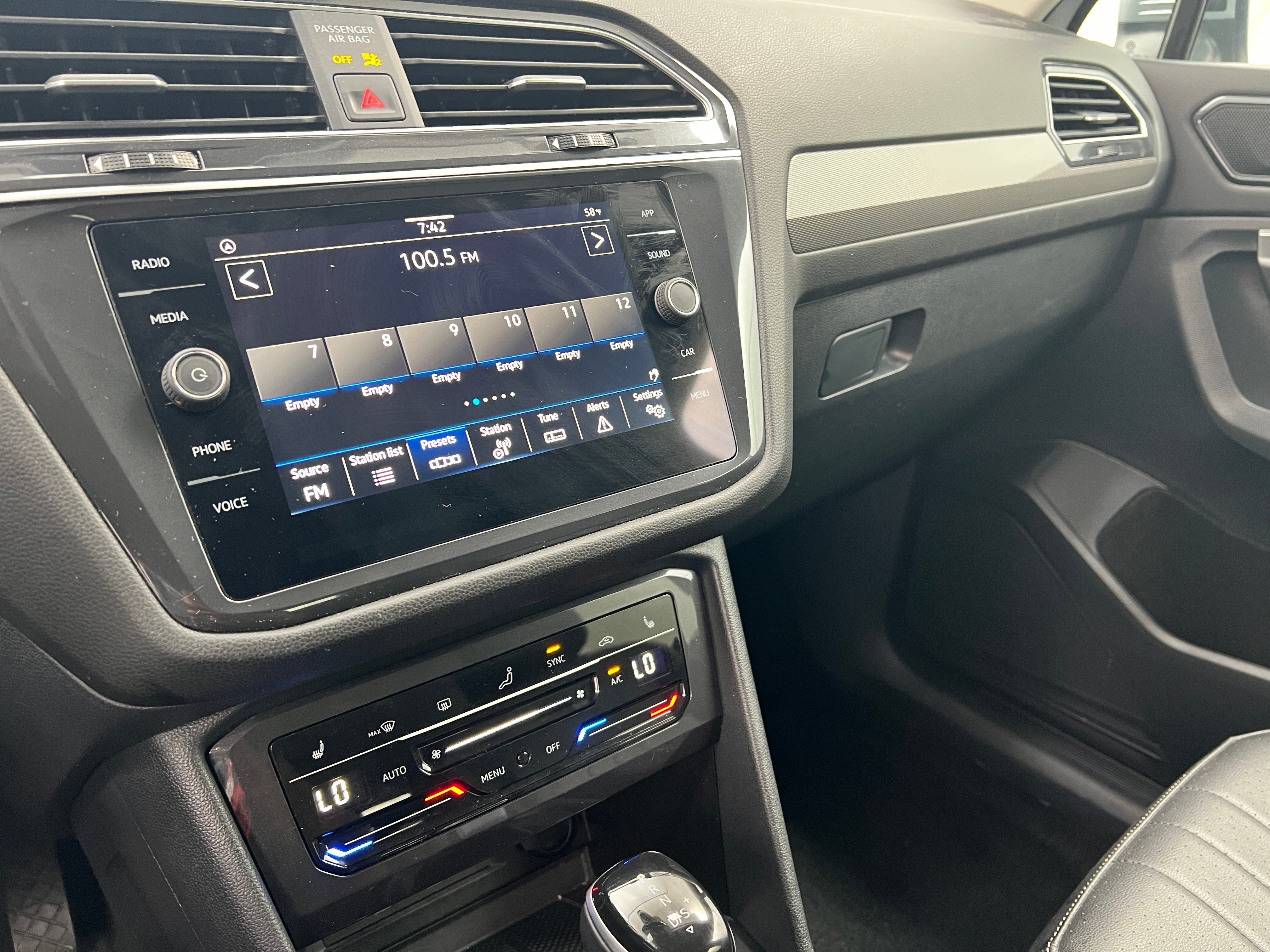 2024 Volkswagen Tiguan SE 3
