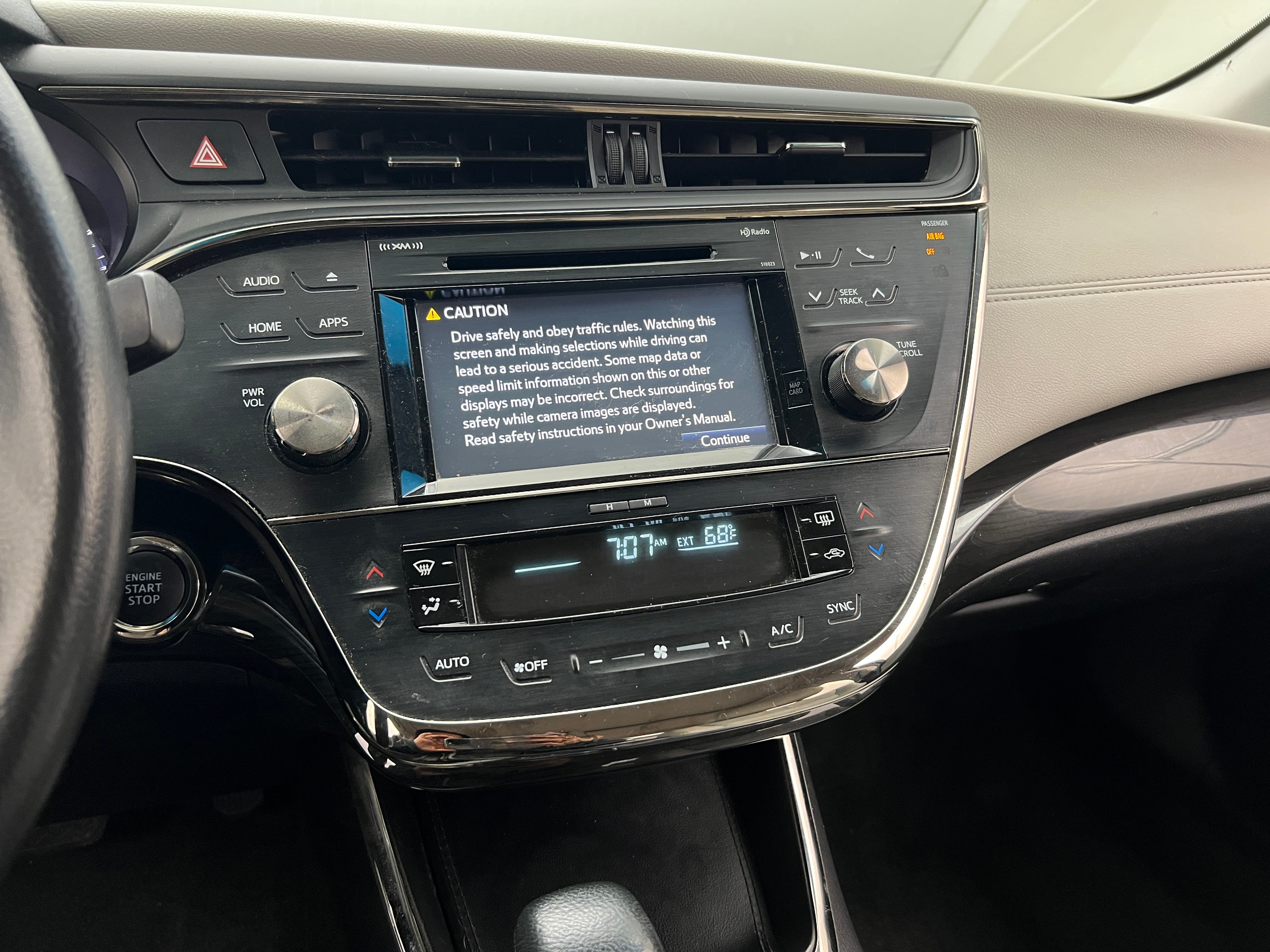2015 Toyota Avalon XLE 3