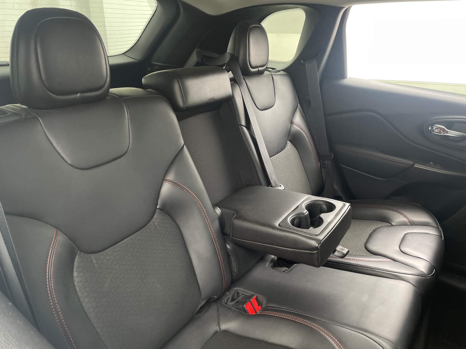 Thumbnail: 2020 Jeep Cherokee - 5