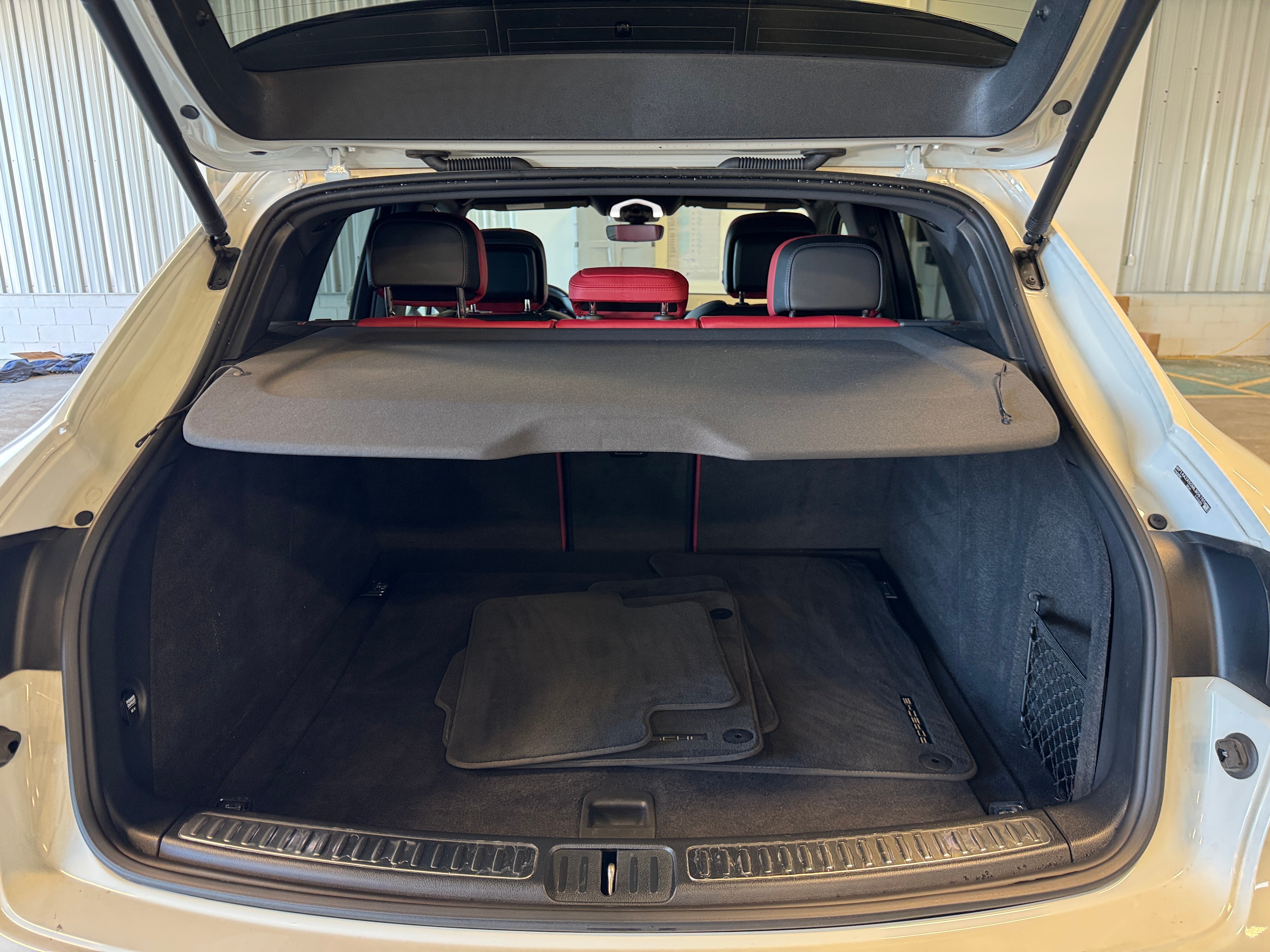 2021 Porsche Macan Base 6