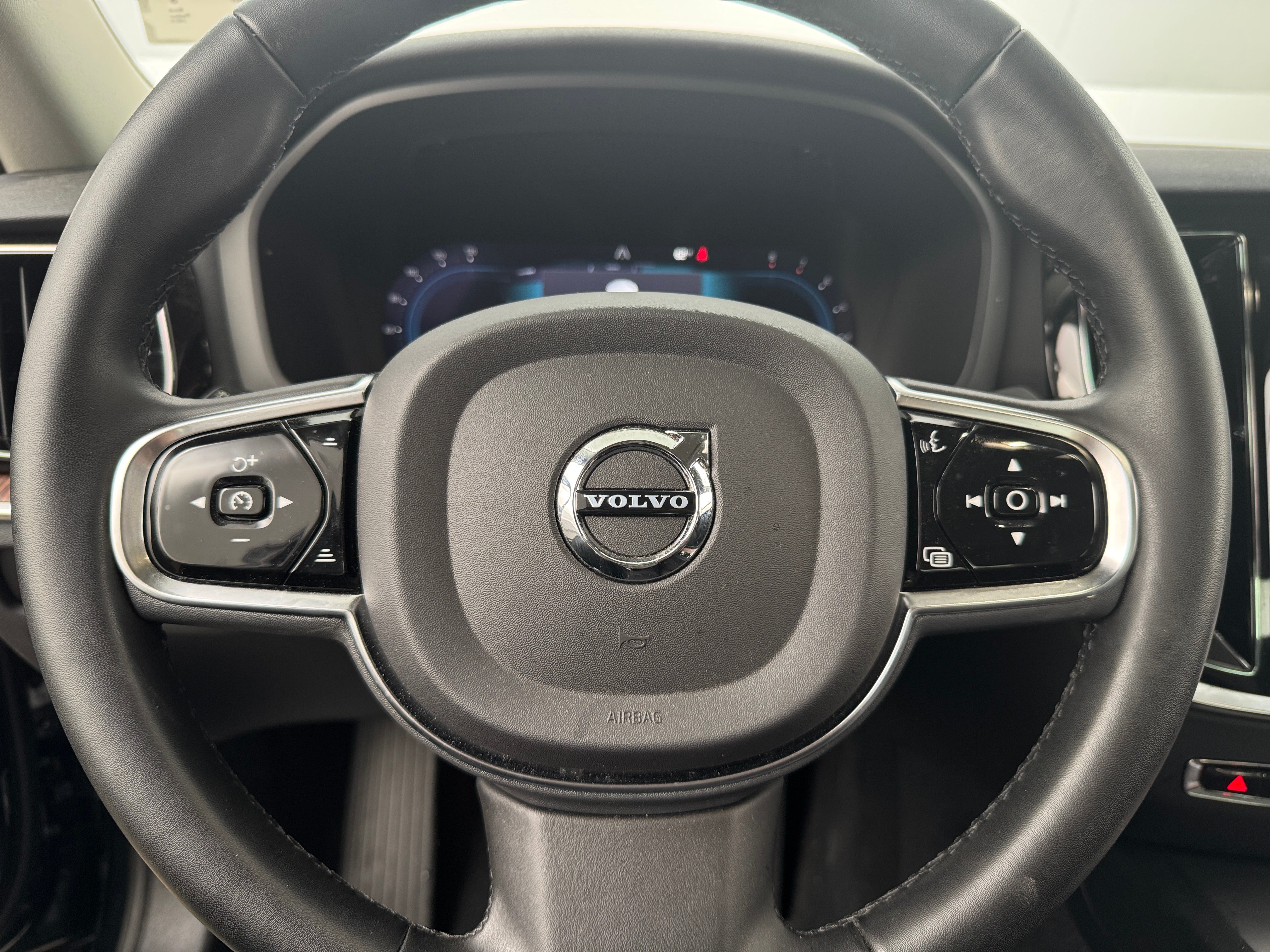 2023 Volvo S60 B5 Plus 4