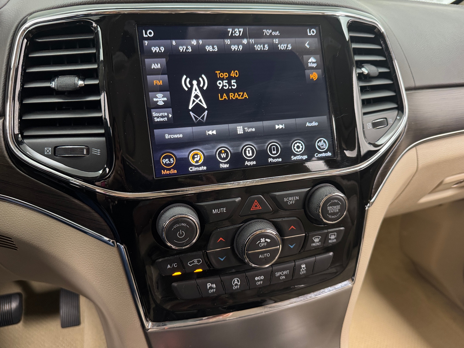 Thumbnail: 2021 Jeep Grand Cherokee - 4