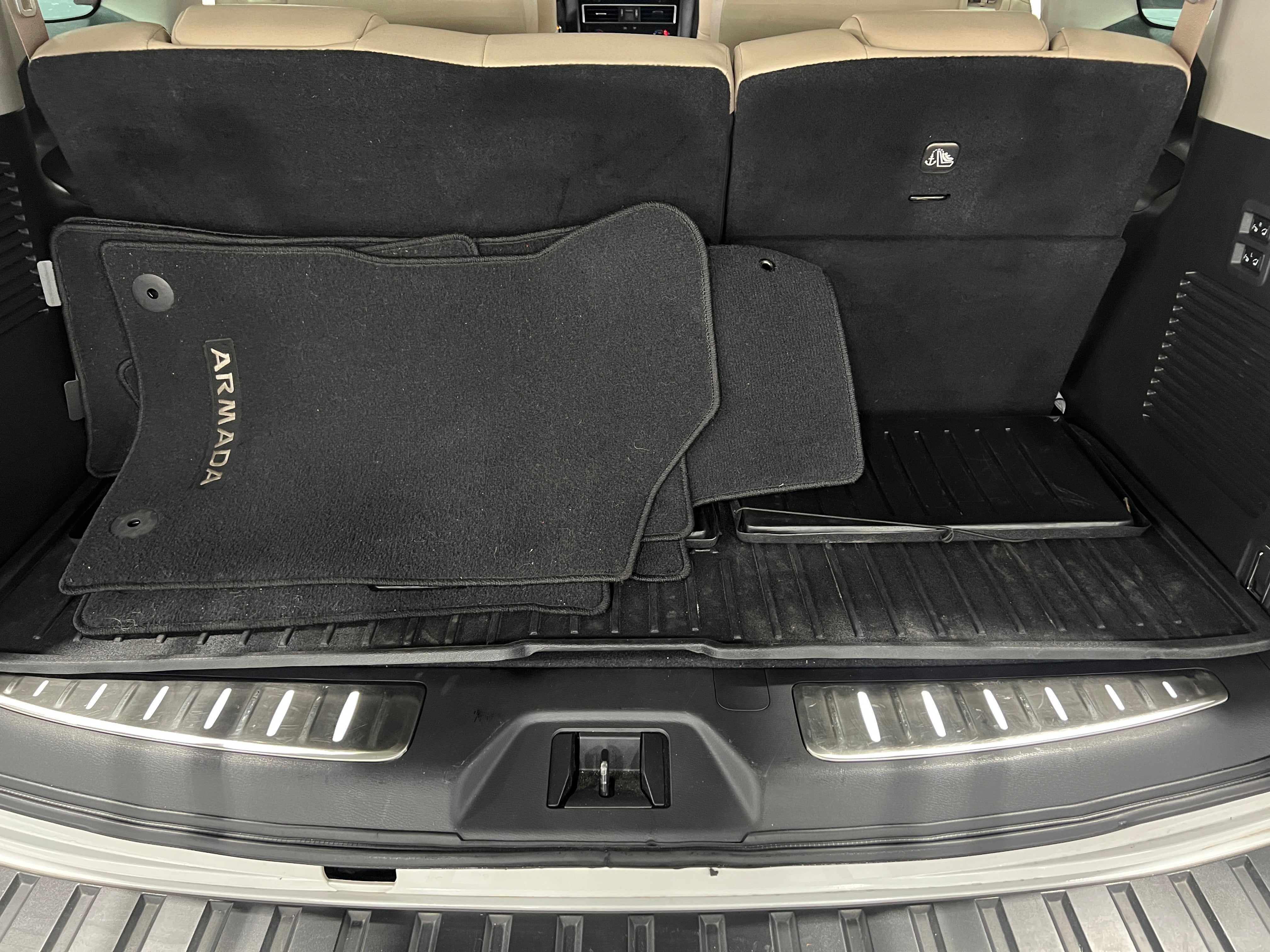 2023 Nissan Armada Platinum Edition 6