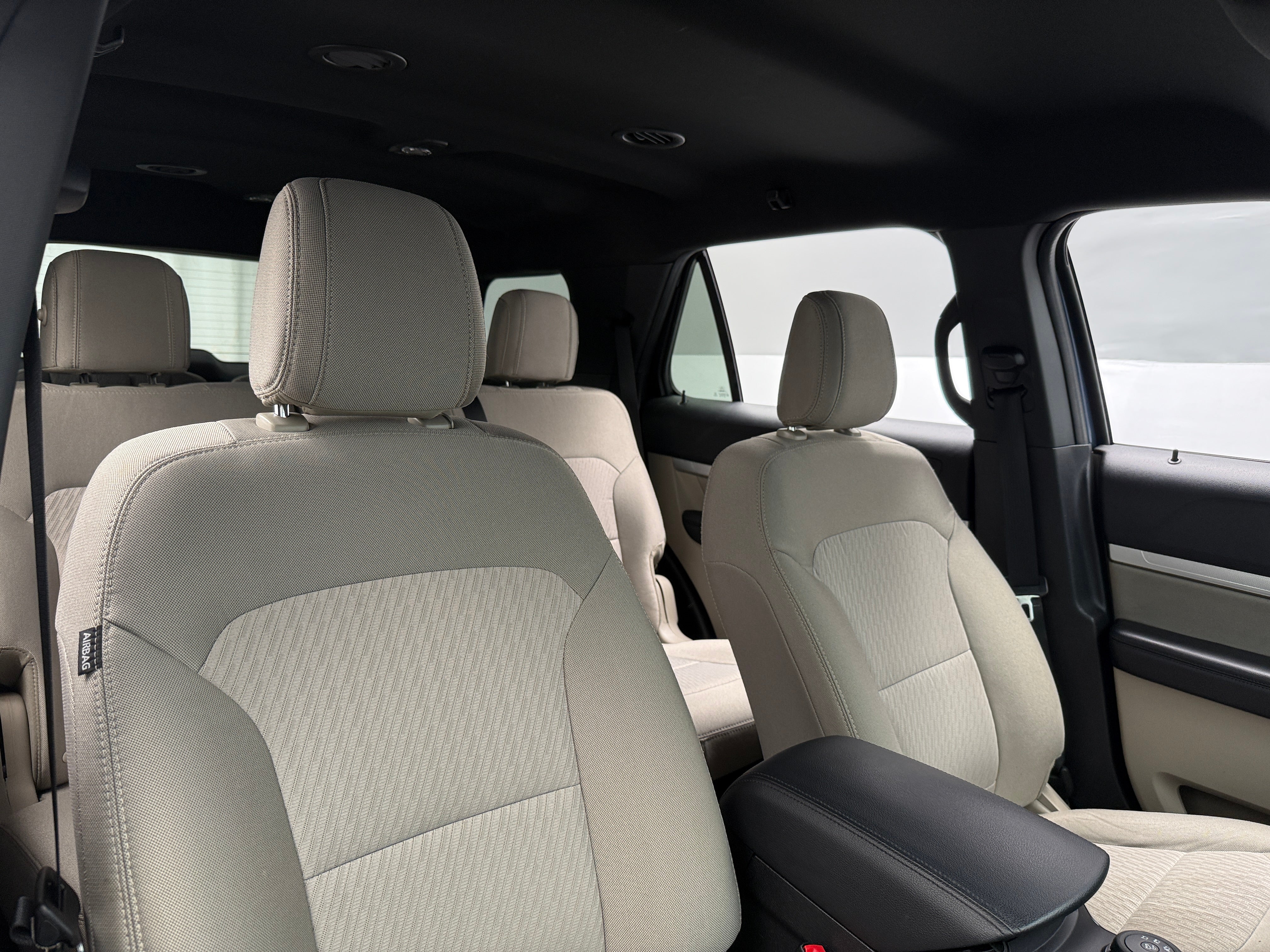 2018 Ford Explorer Base 2