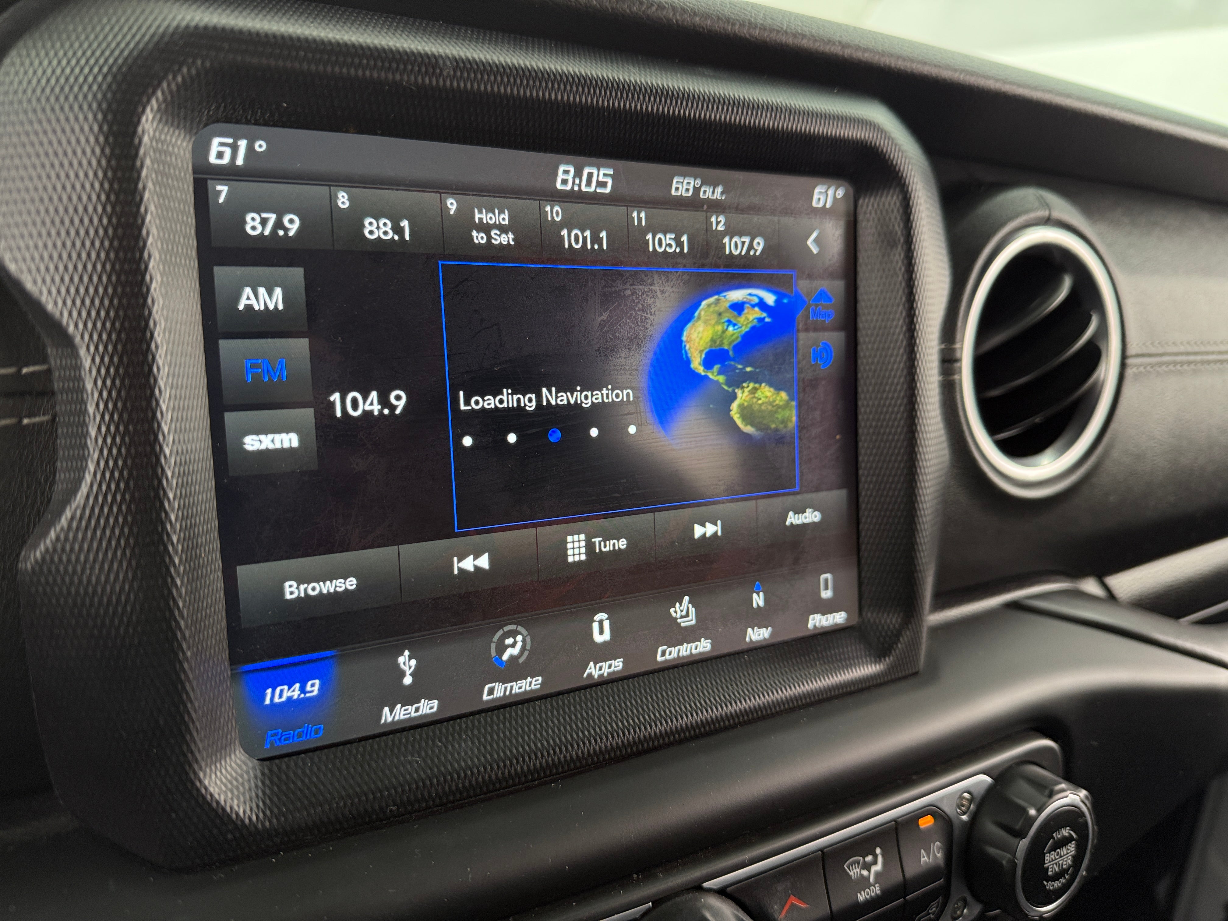 2018 Jeep Wrangler Unlimited Sahara 3