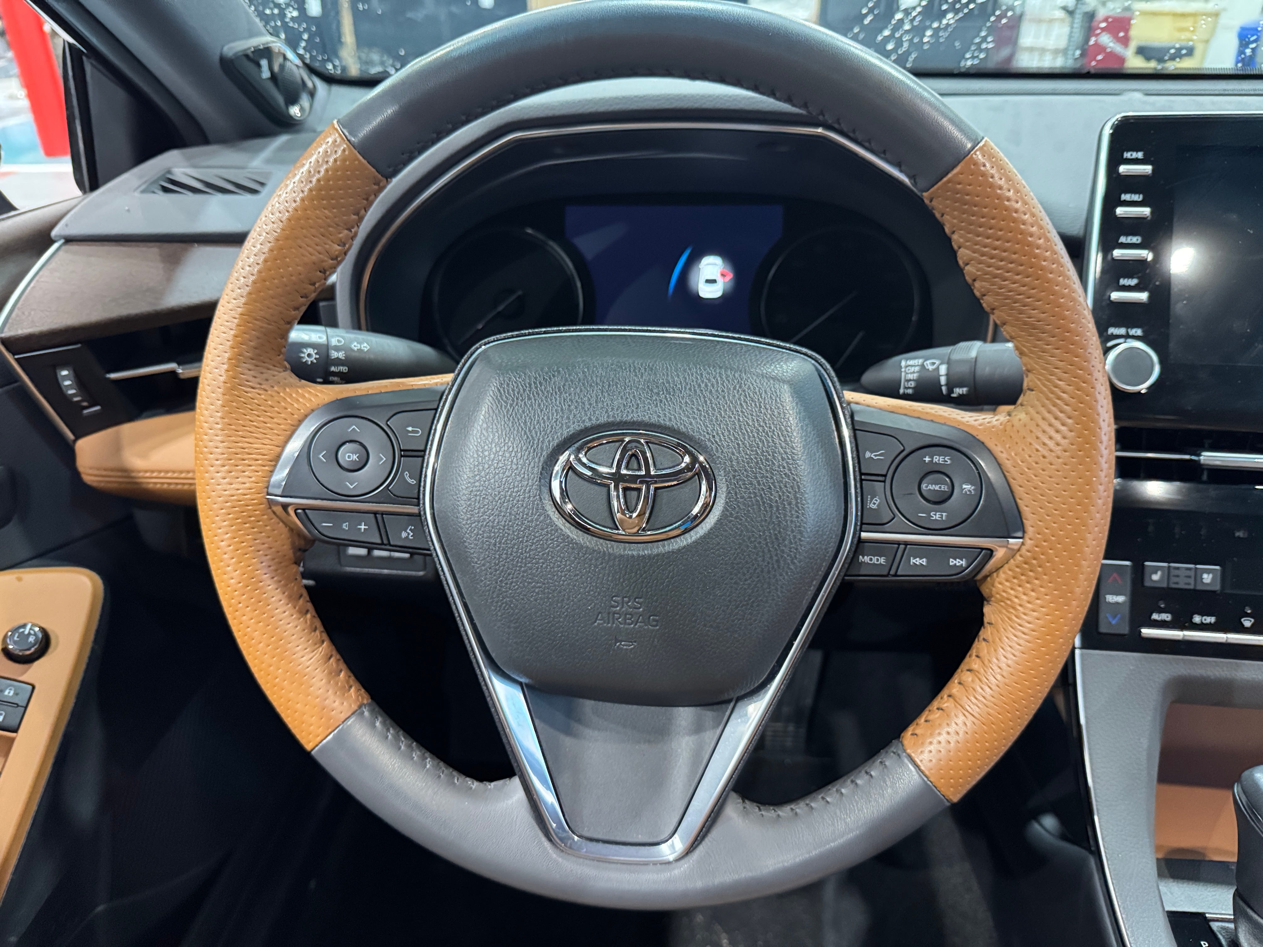 2022 Toyota Avalon Limited 4