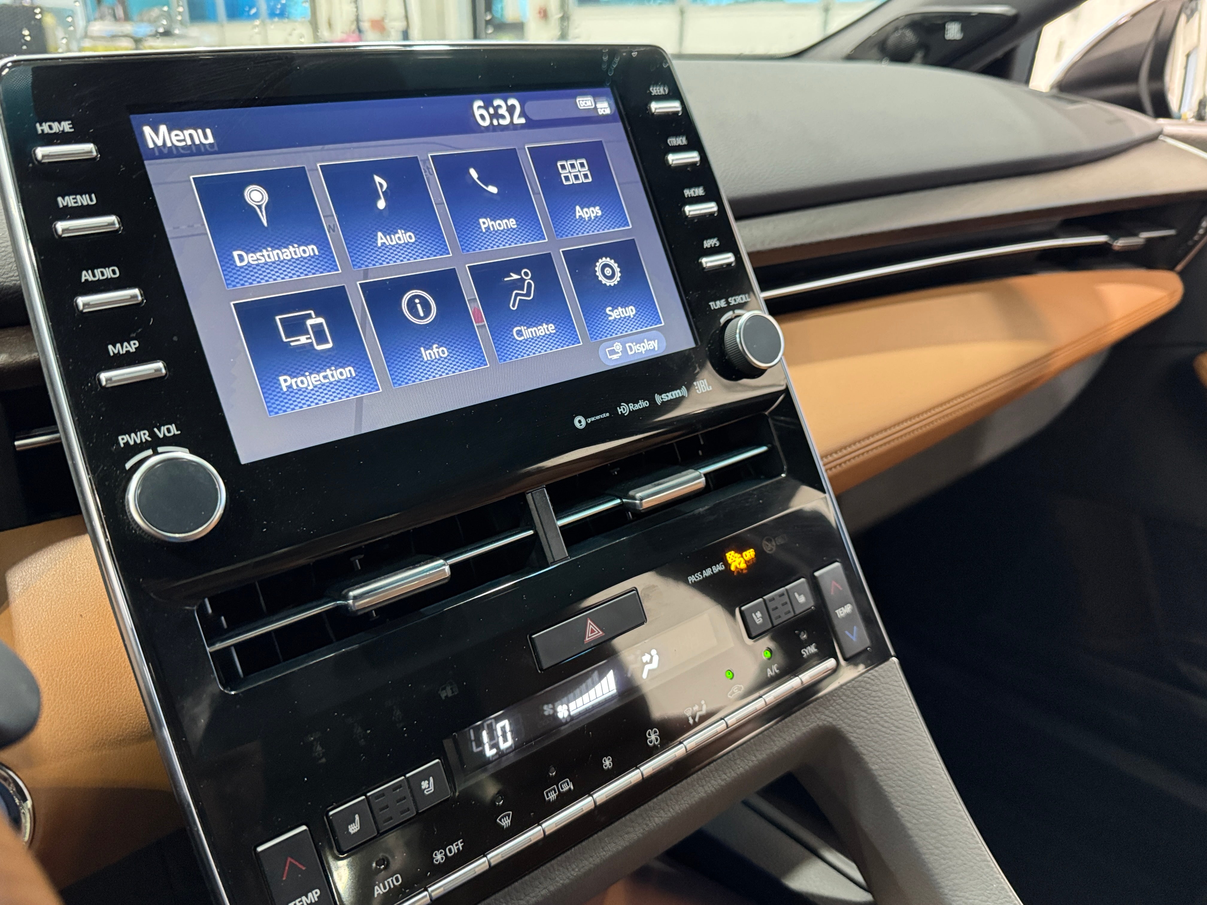 2022 Toyota Avalon Limited 3