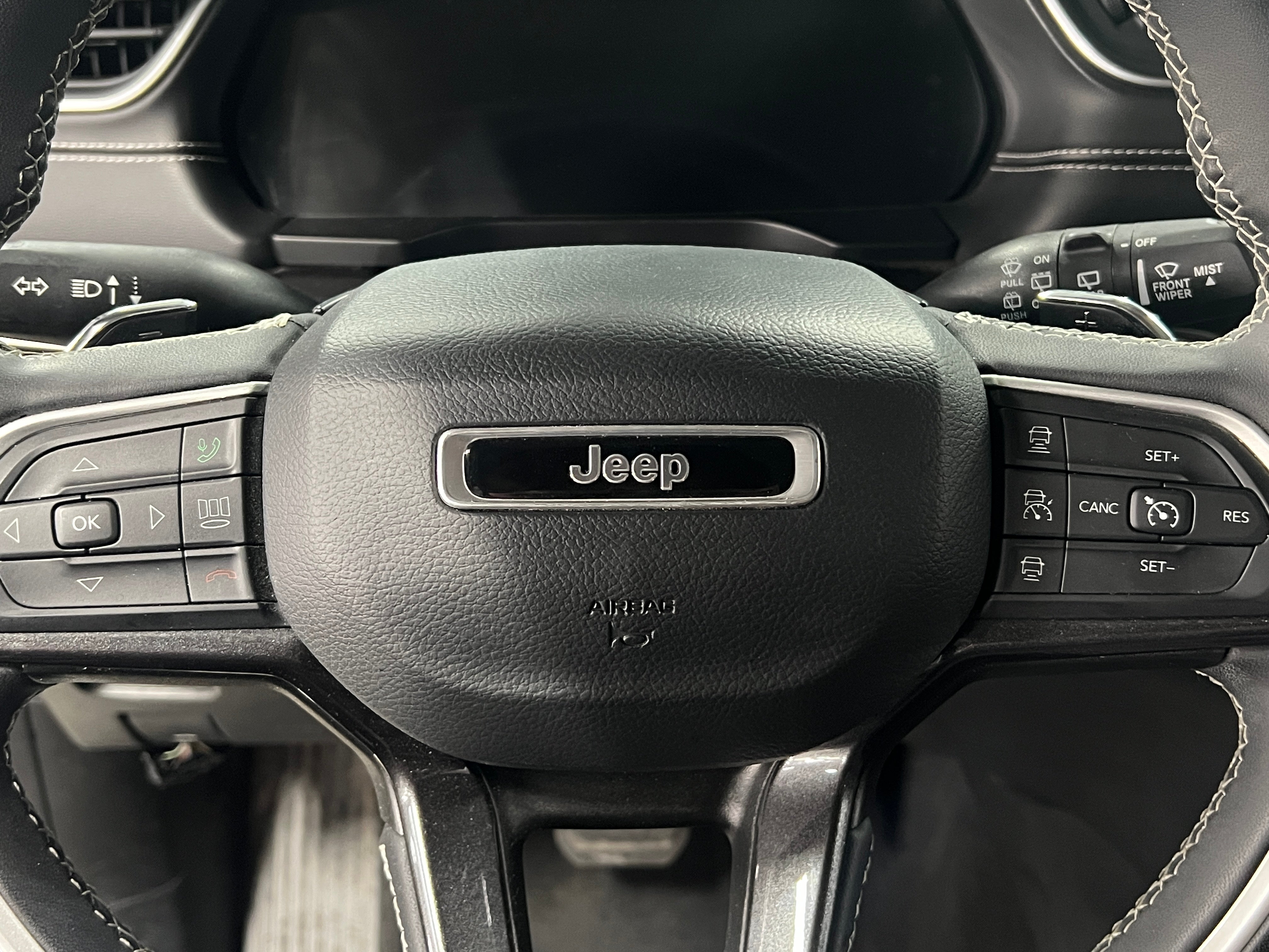 2023 Jeep Grand Cherokee L Laredo 5