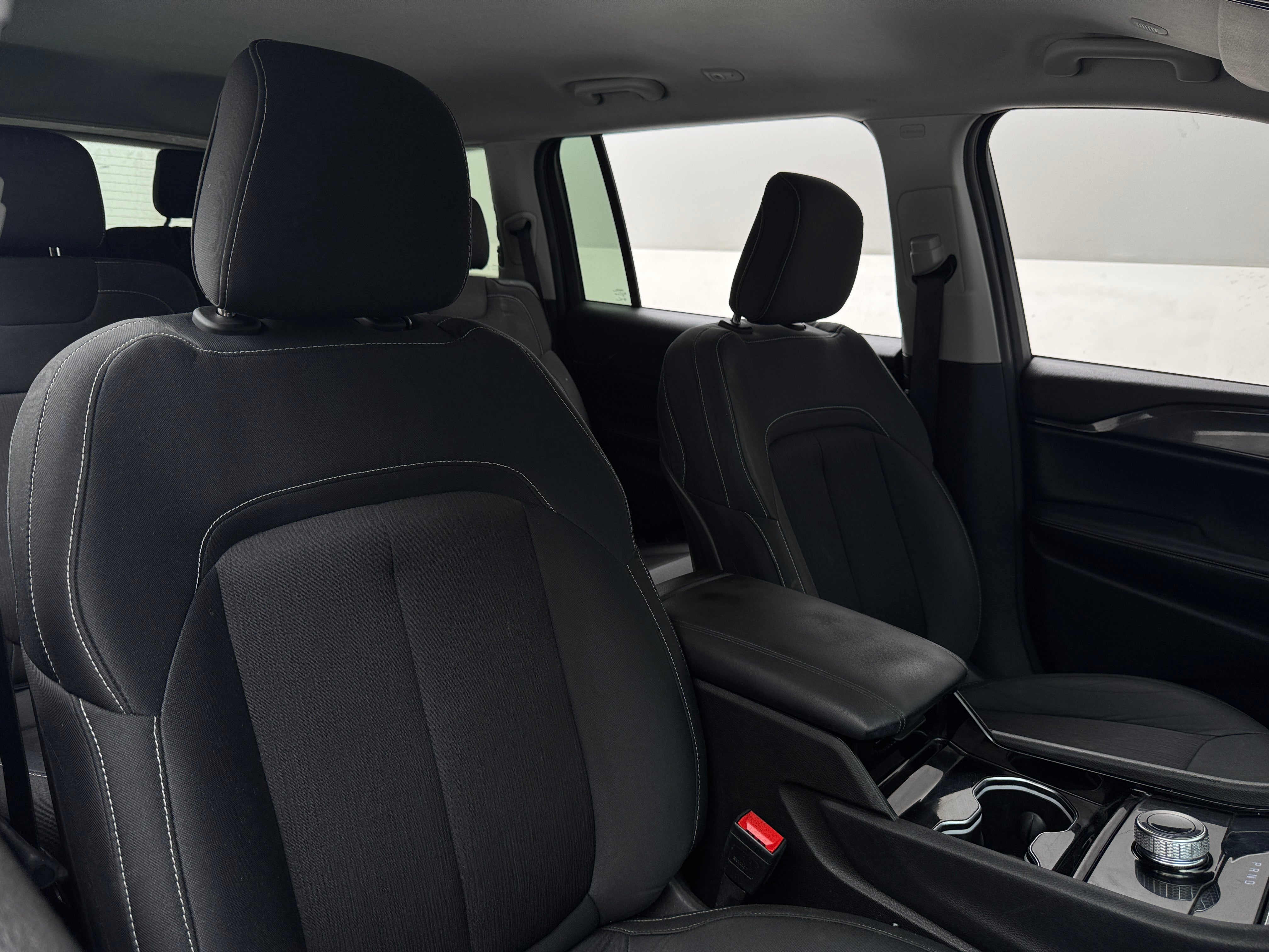 2021 Jeep Grand Cherokee L Laredo 2