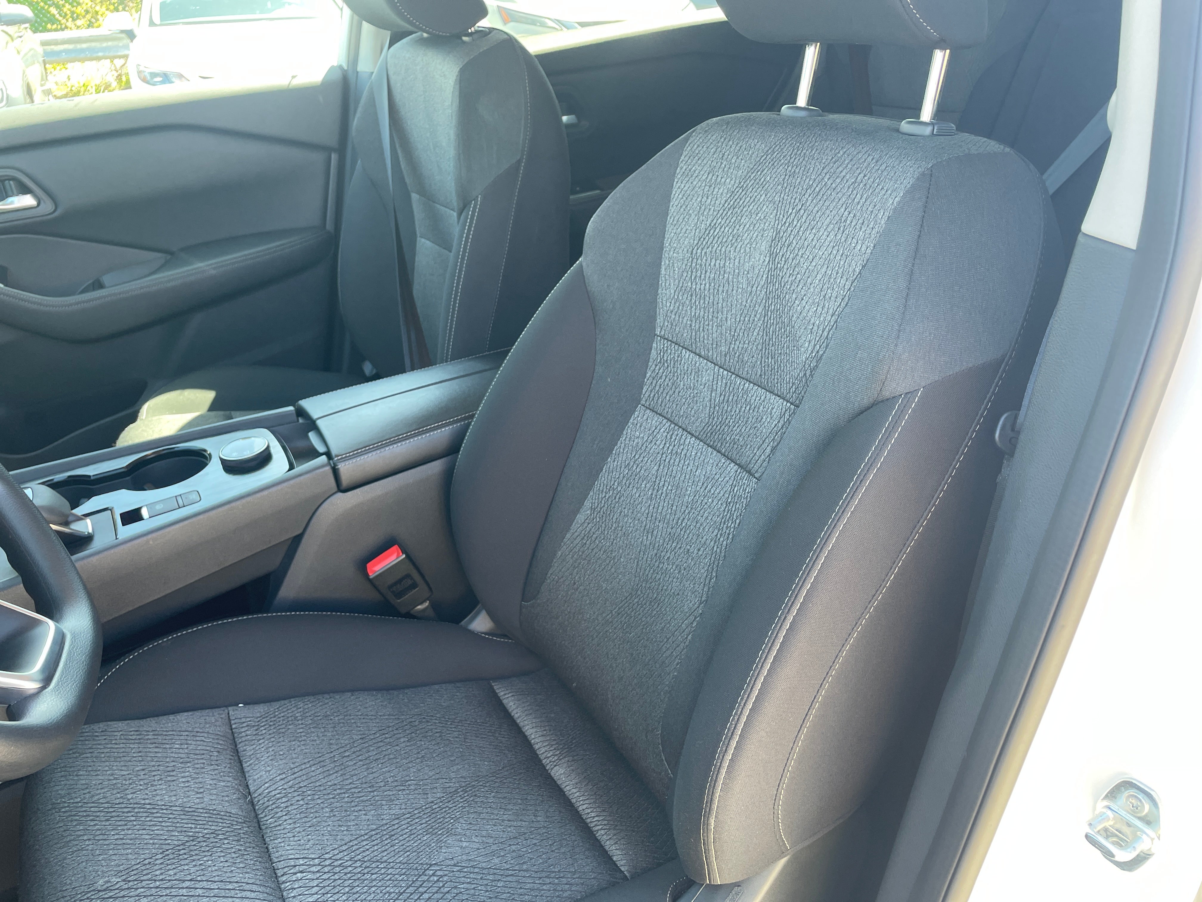 2024 Nissan Rogue SV 2