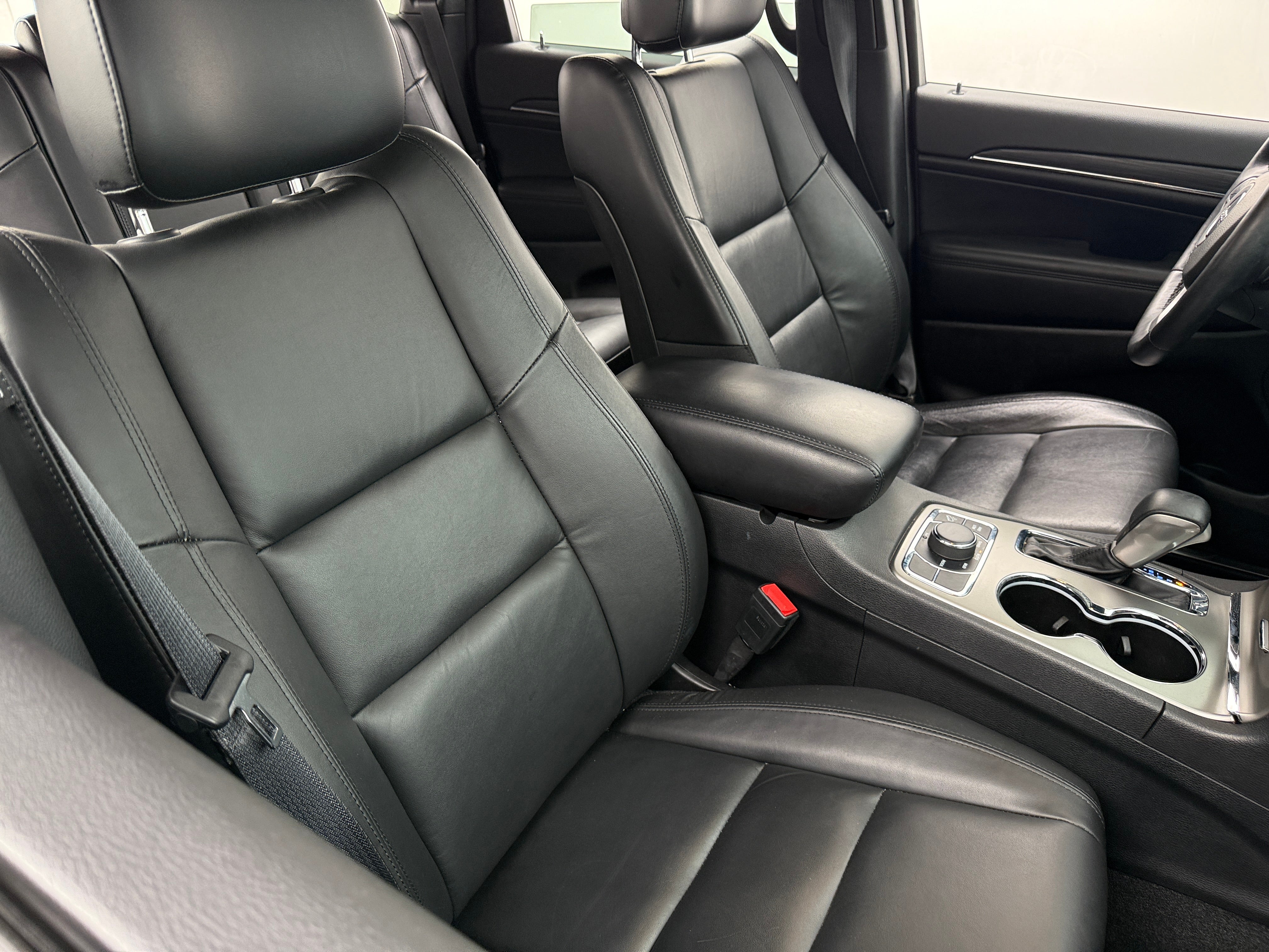 2022 Jeep Grand Cherokee Limited Edition 2