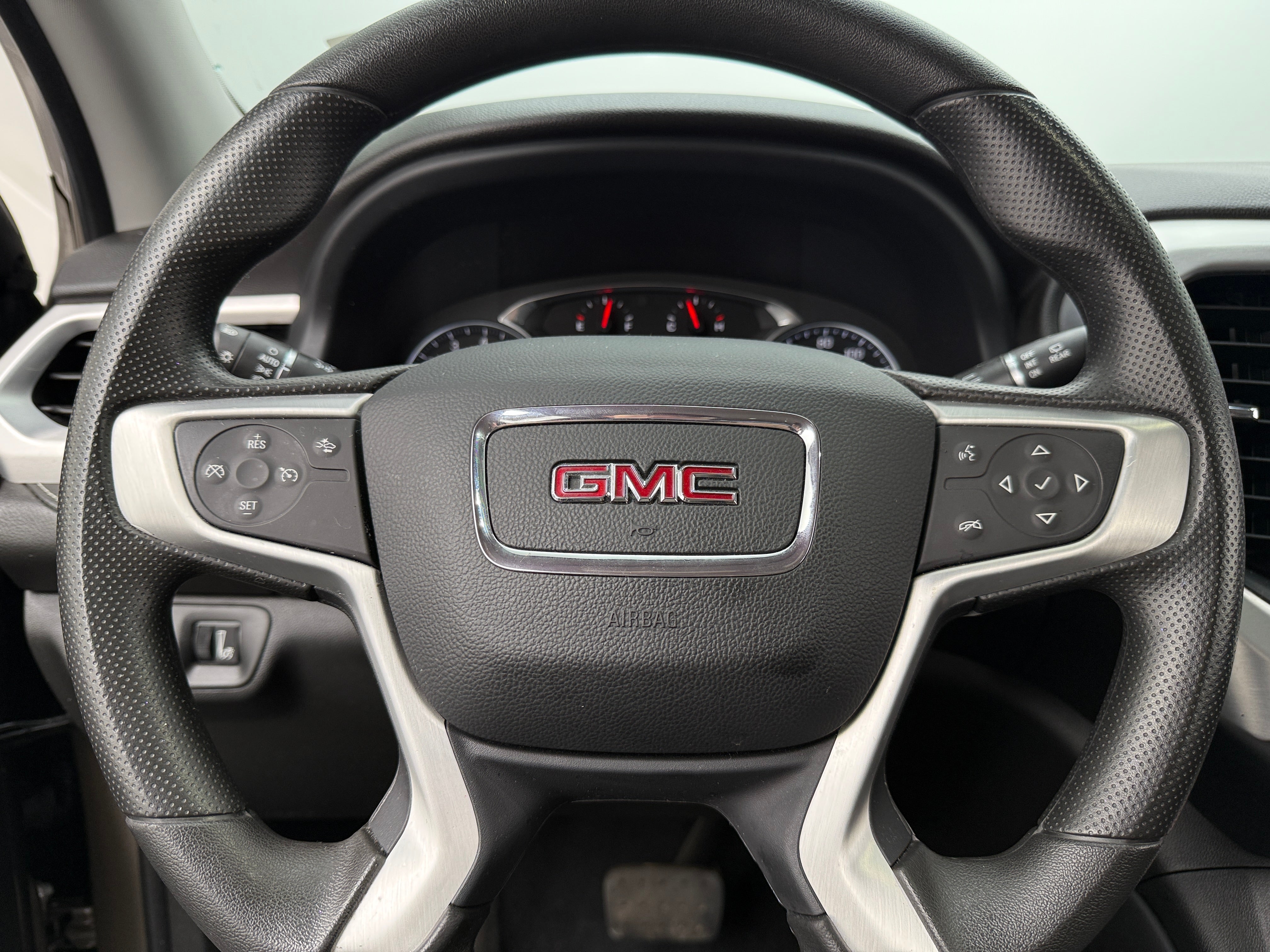 2023 GMC Acadia SLE 5