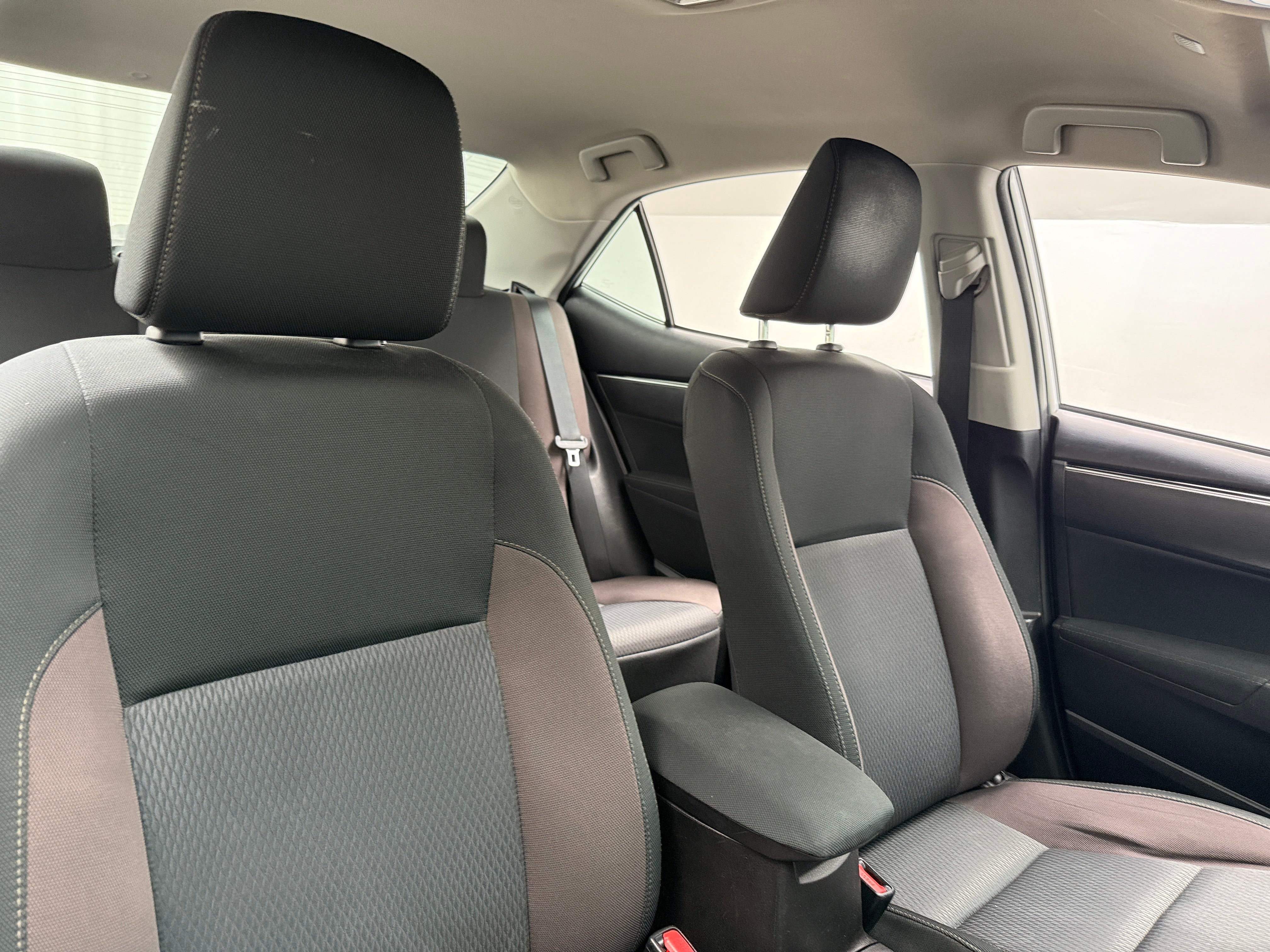 2019 Toyota Corolla LE 2