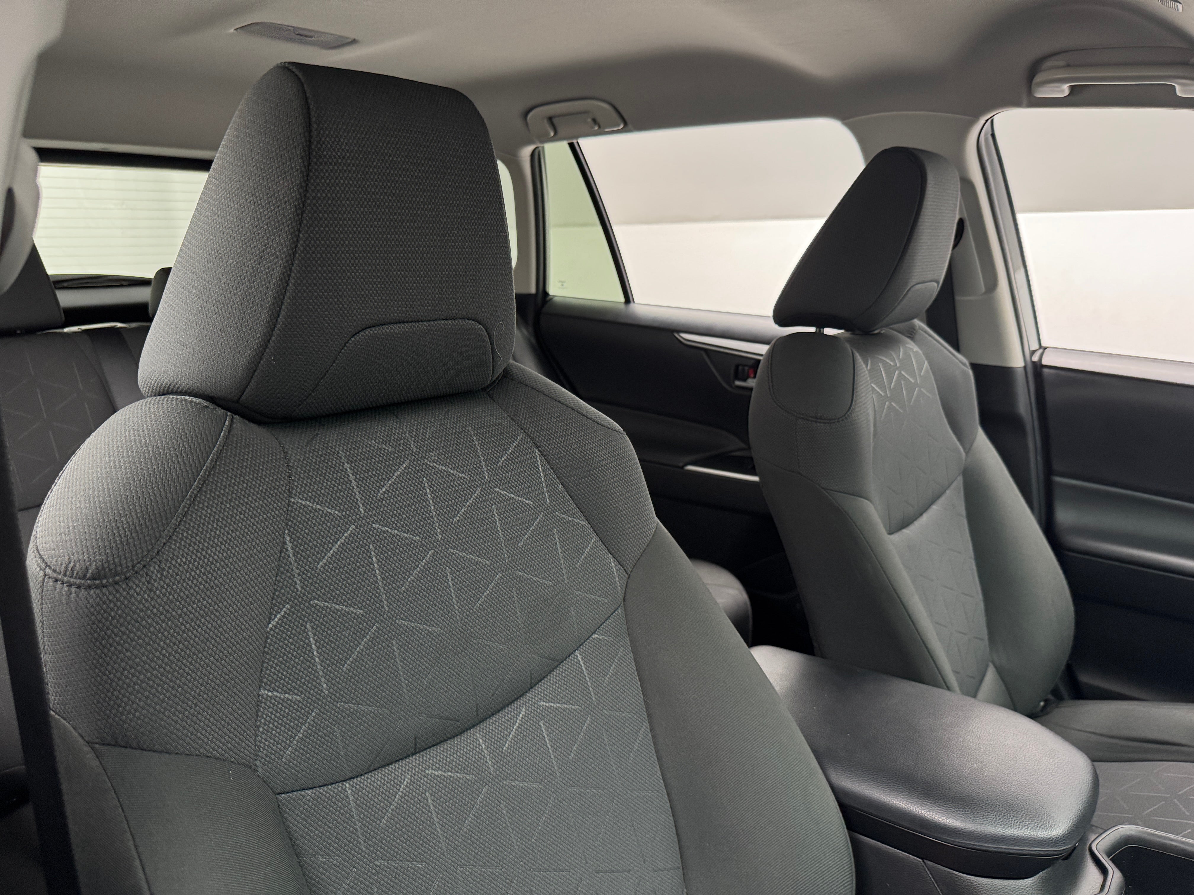 2024 Toyota RAV4 XLE 2