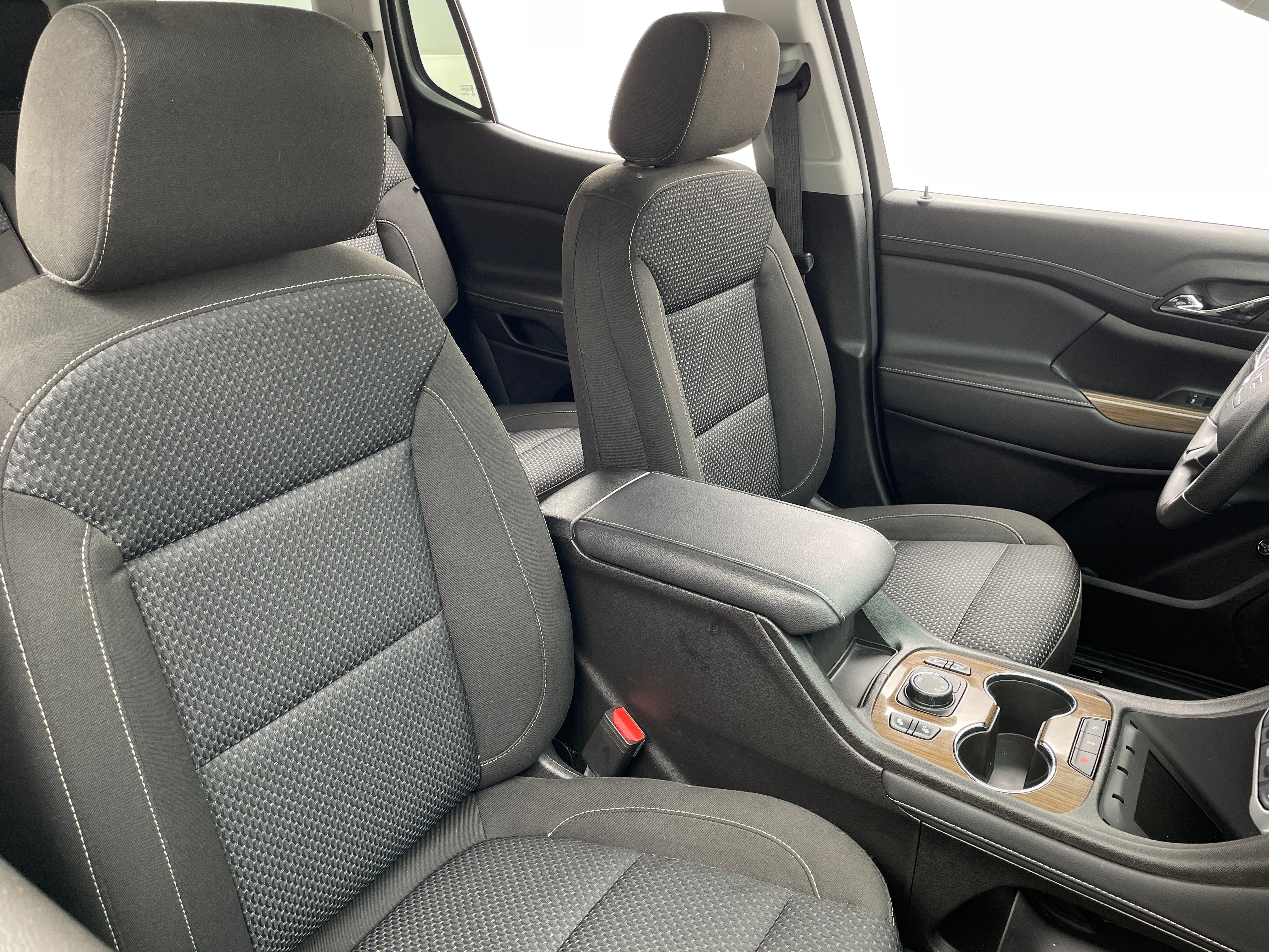 2023 GMC Acadia SLE 2