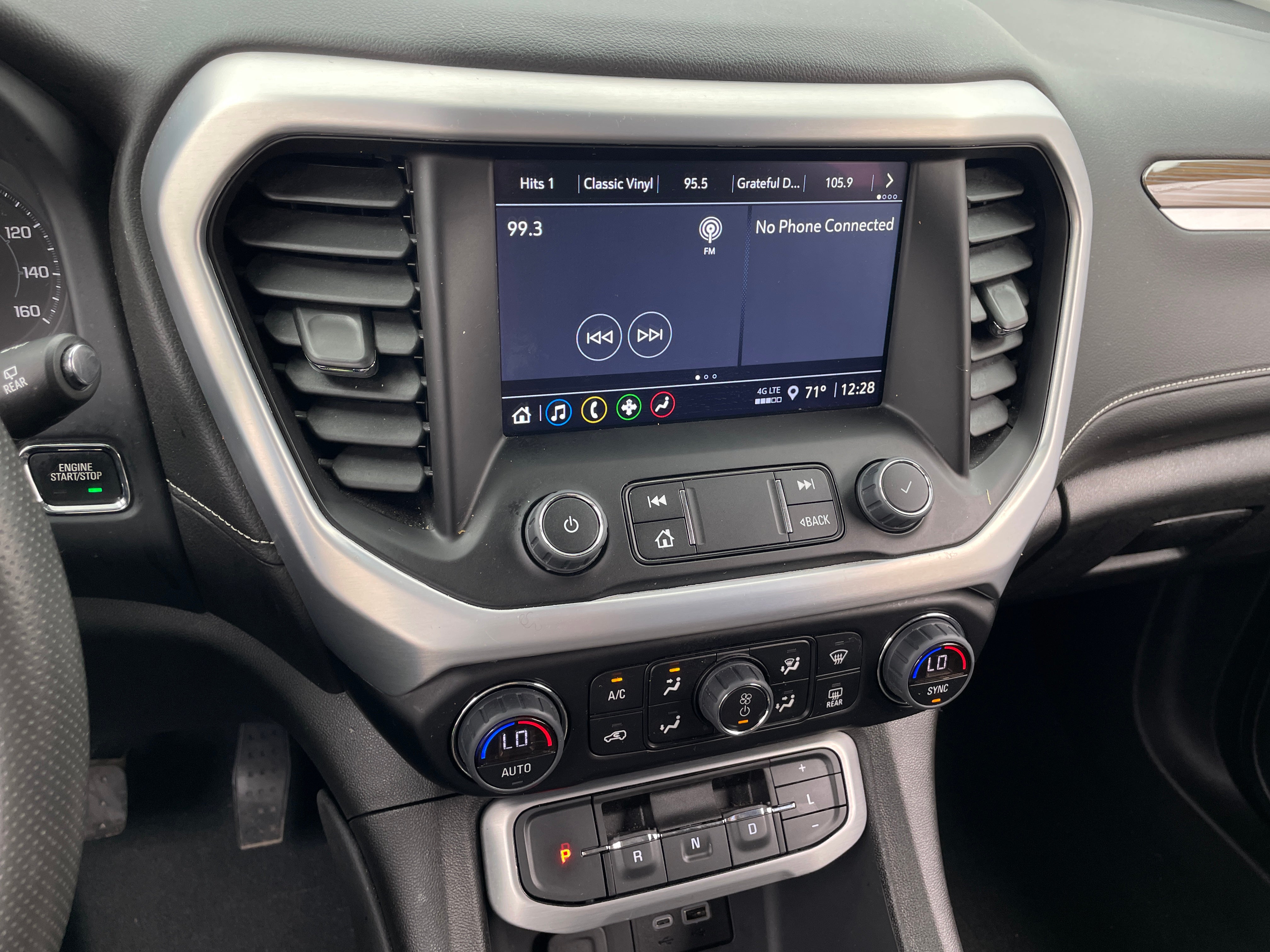 2023 GMC Acadia SLE 4