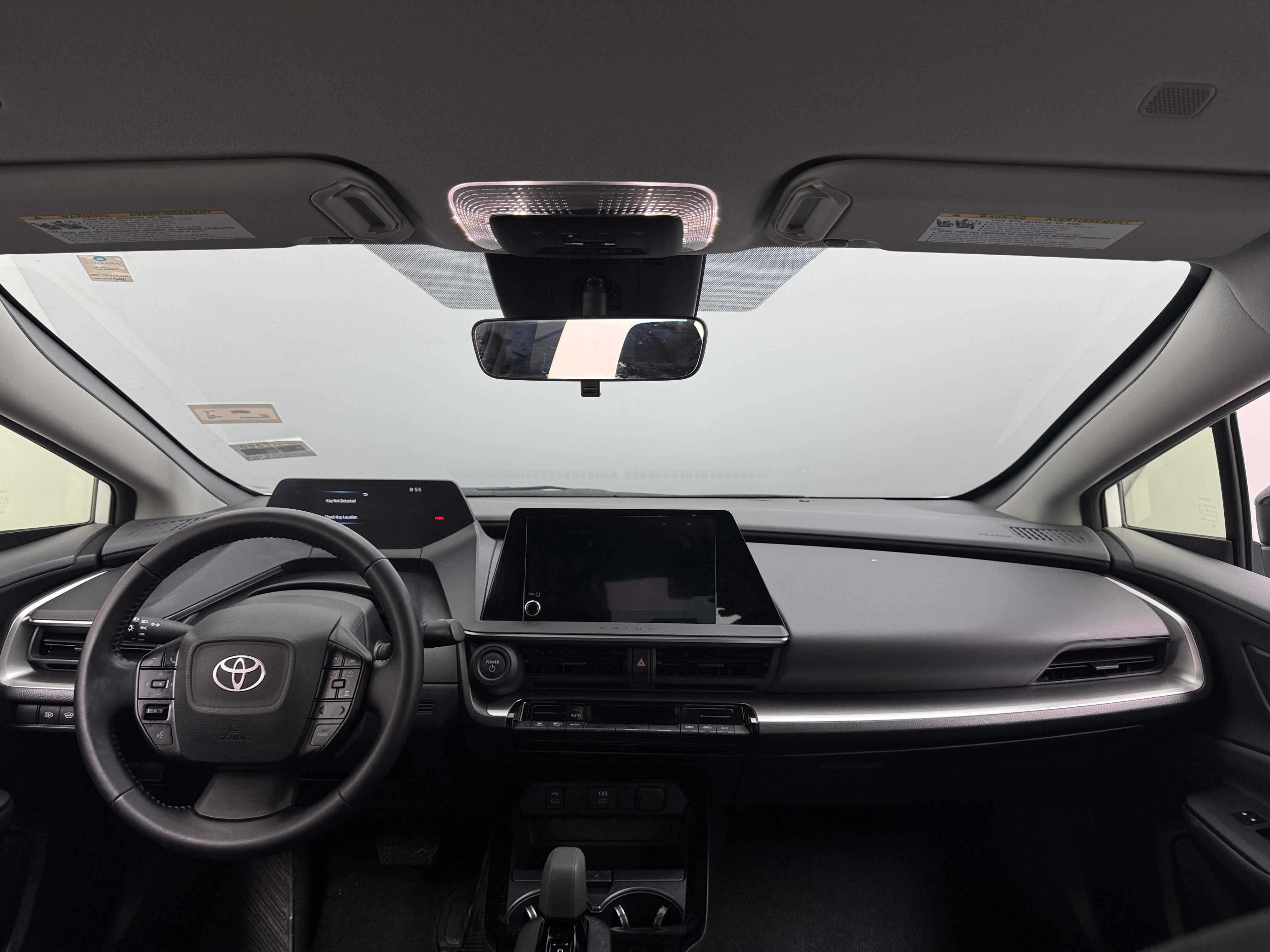 2023 Toyota Prius LE 3