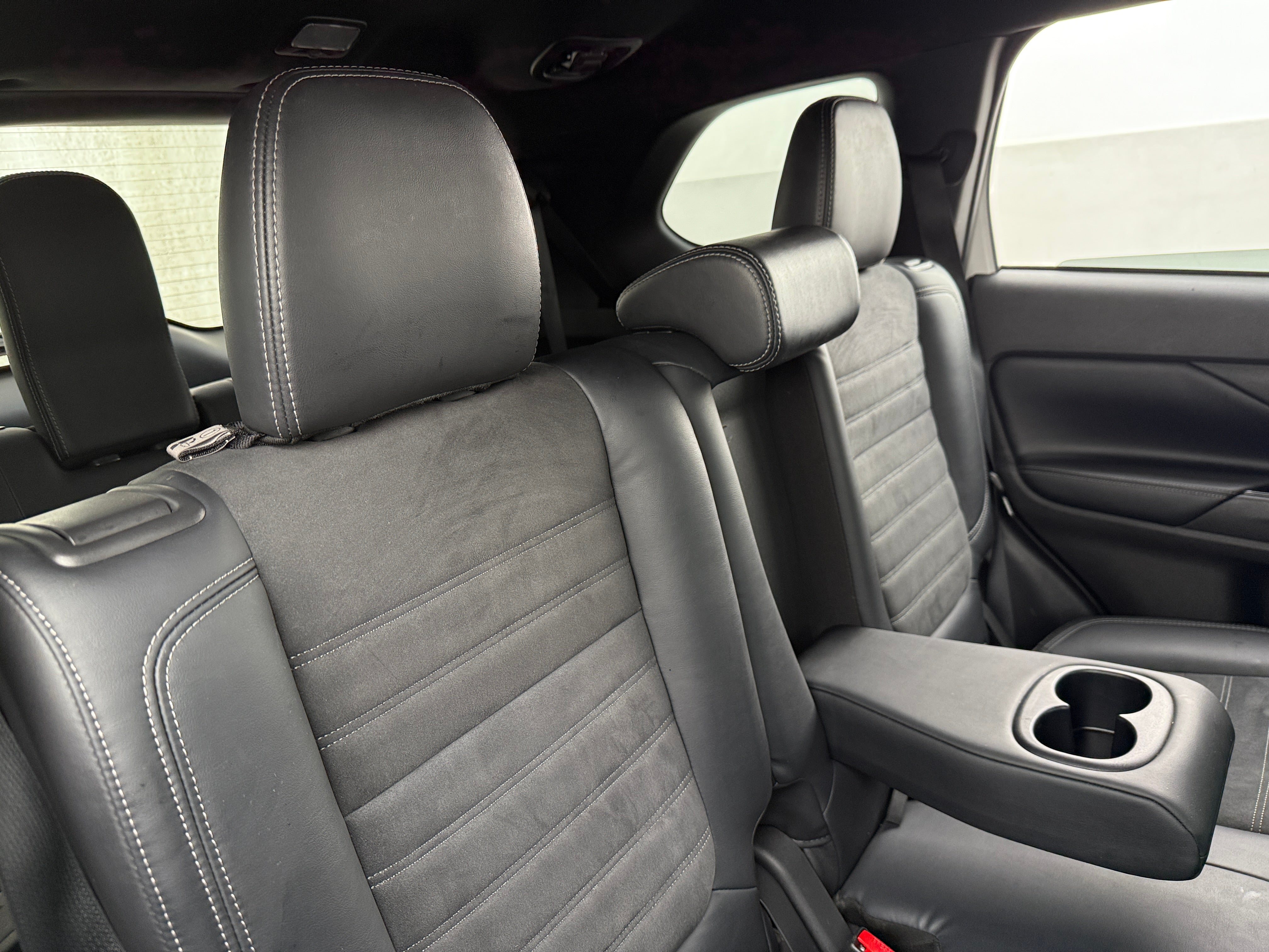 2019 Mitsubishi Outlander LE 6
