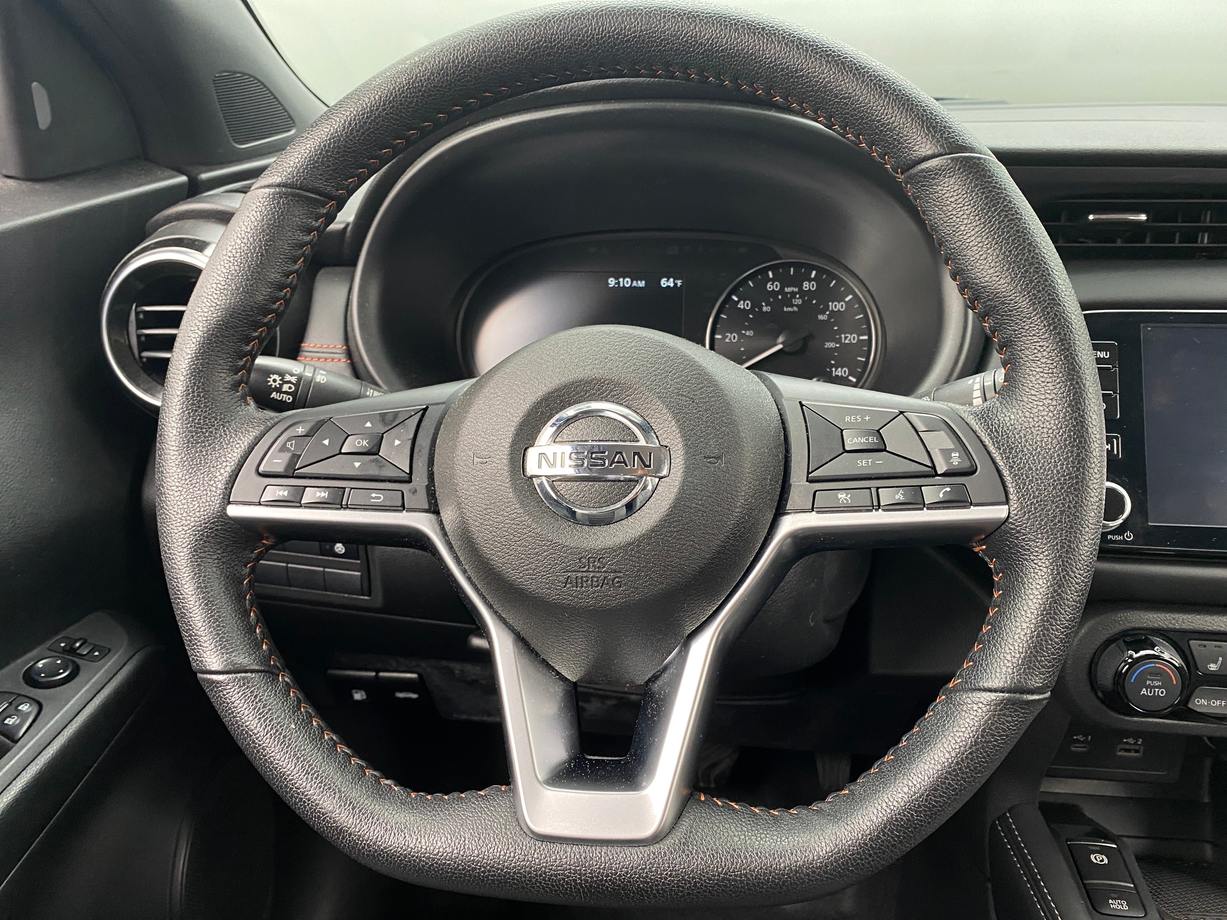 2021 Nissan Kicks SR 4