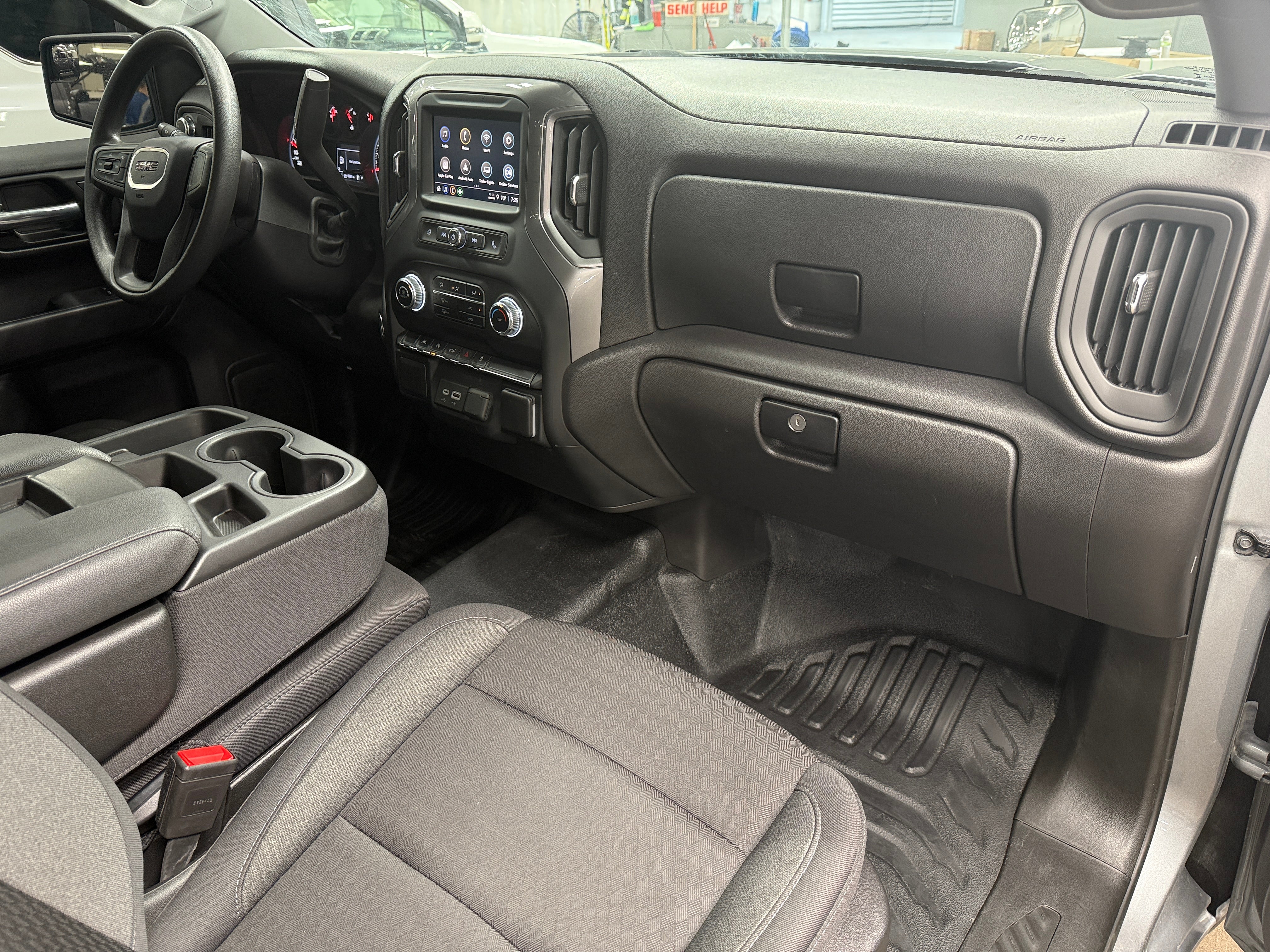 2024 GMC Sierra 1500 Pro 2