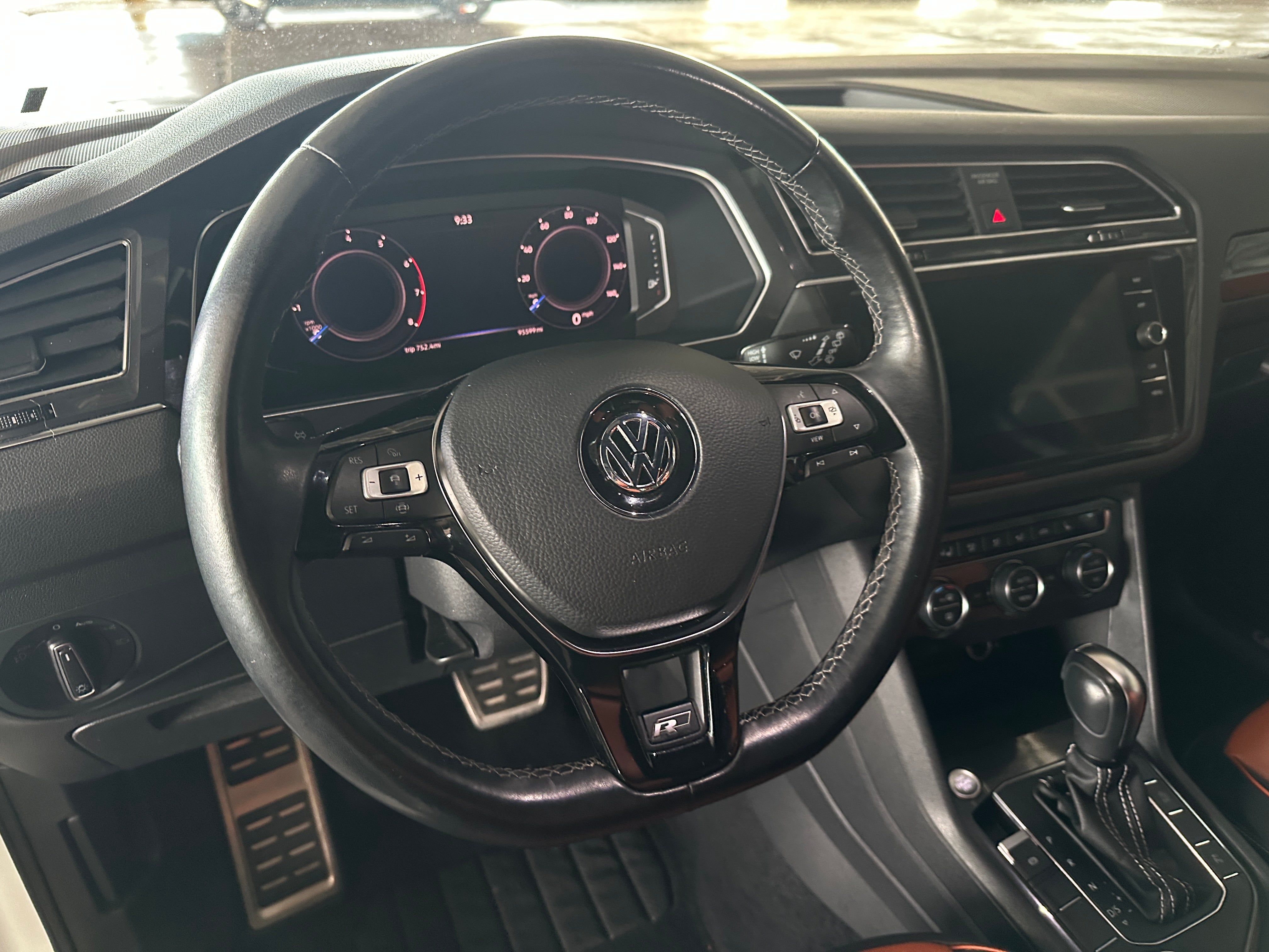 2021 Volkswagen Tiguan SE R-Line 4