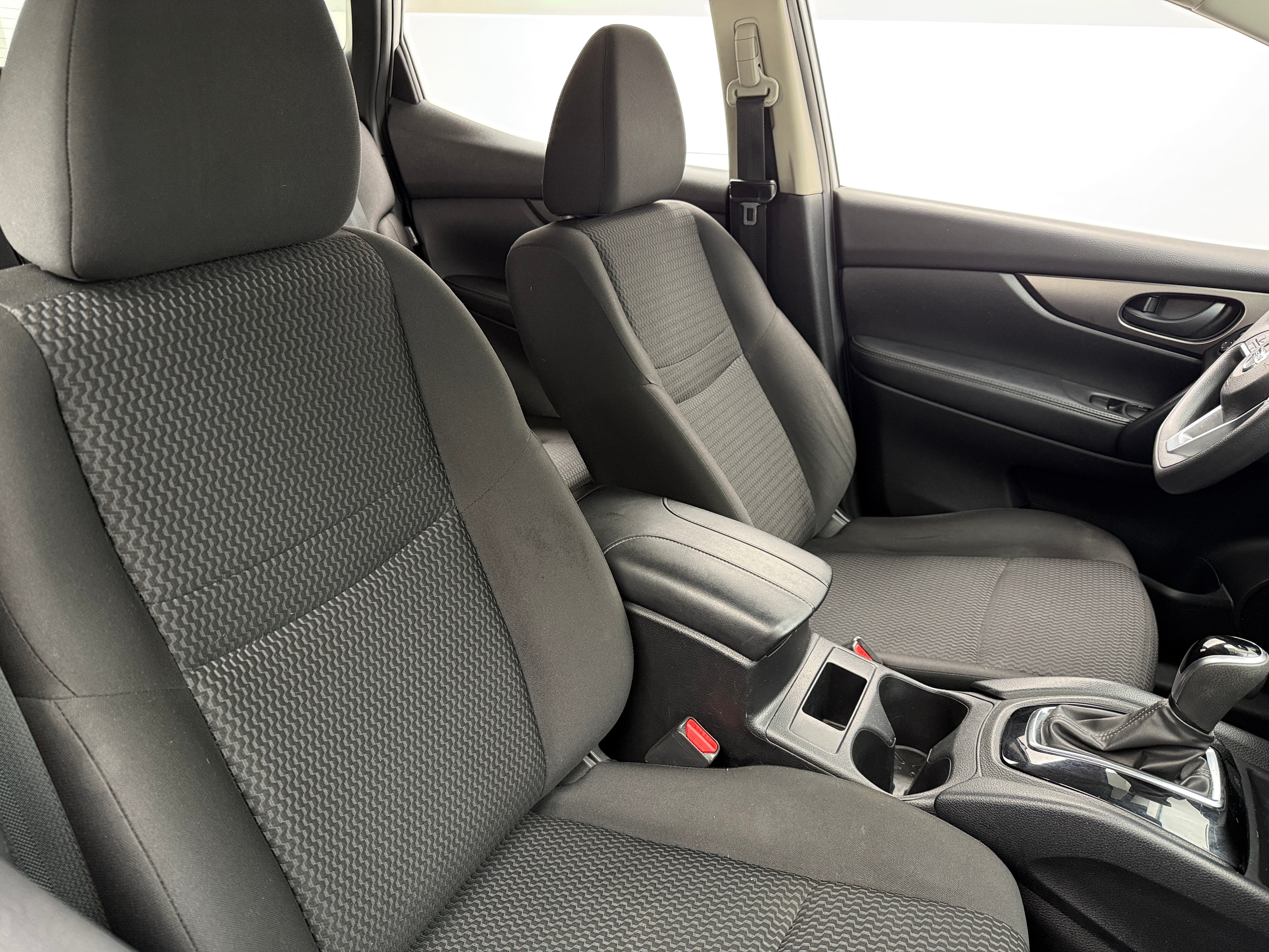 2021 Nissan Rogue Sport S 2