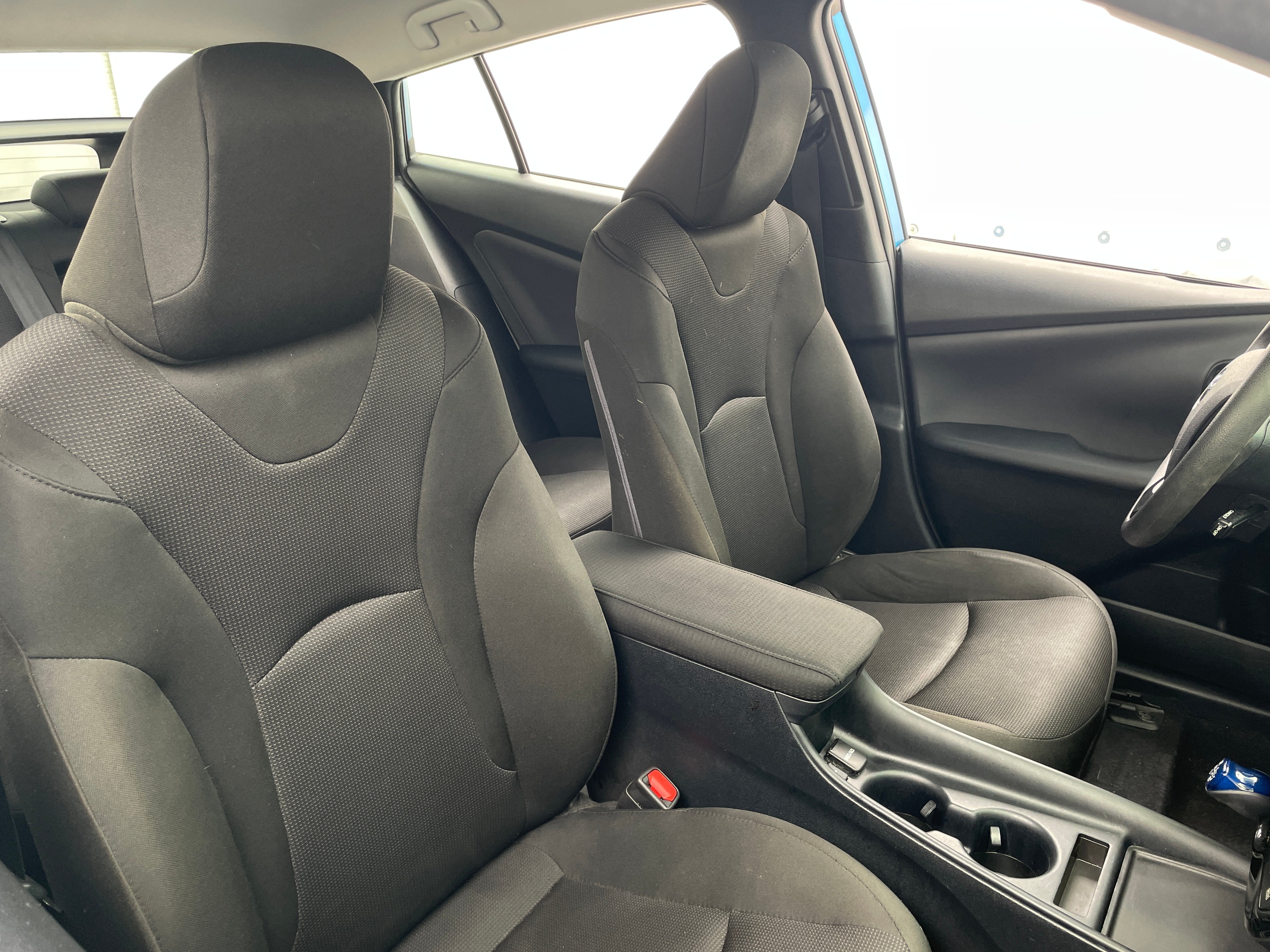 2021 Toyota Prius L Eco 2