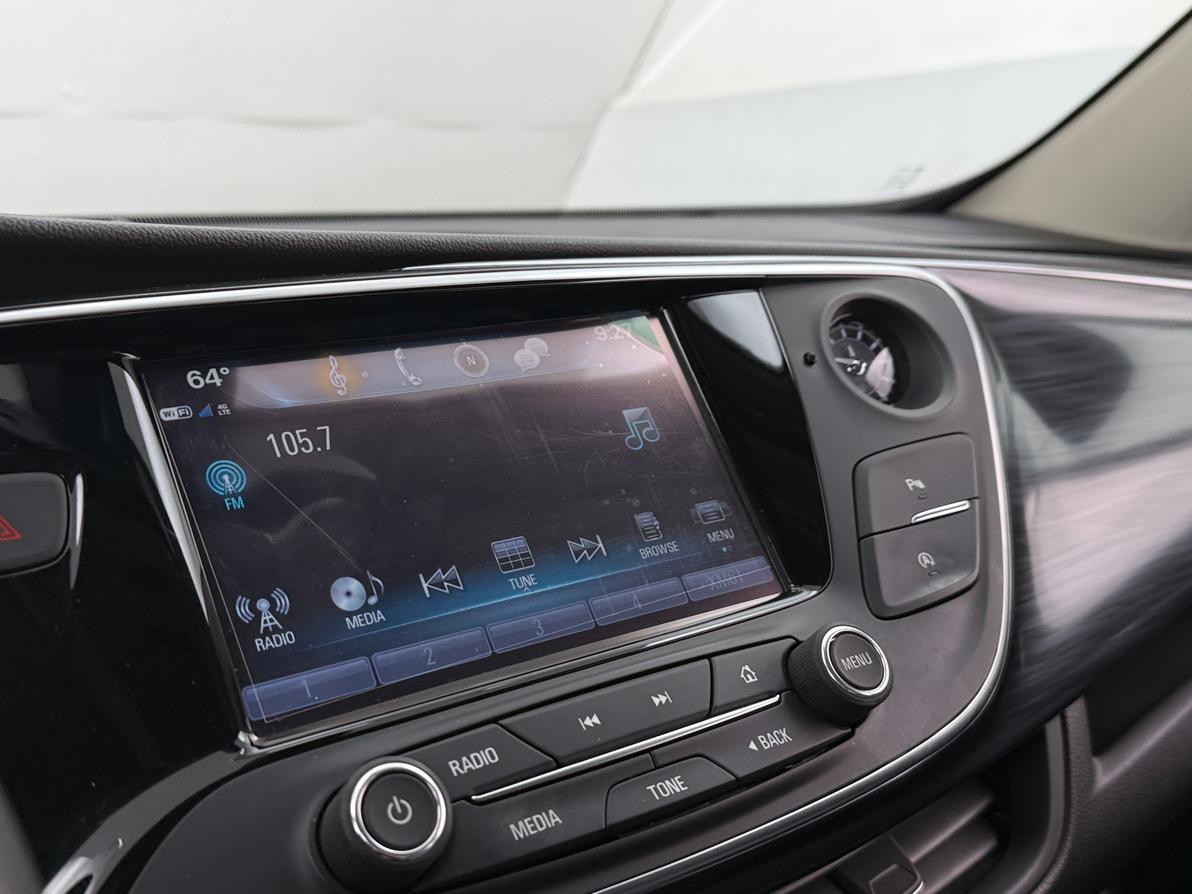 2020 Buick Envision Essence 3