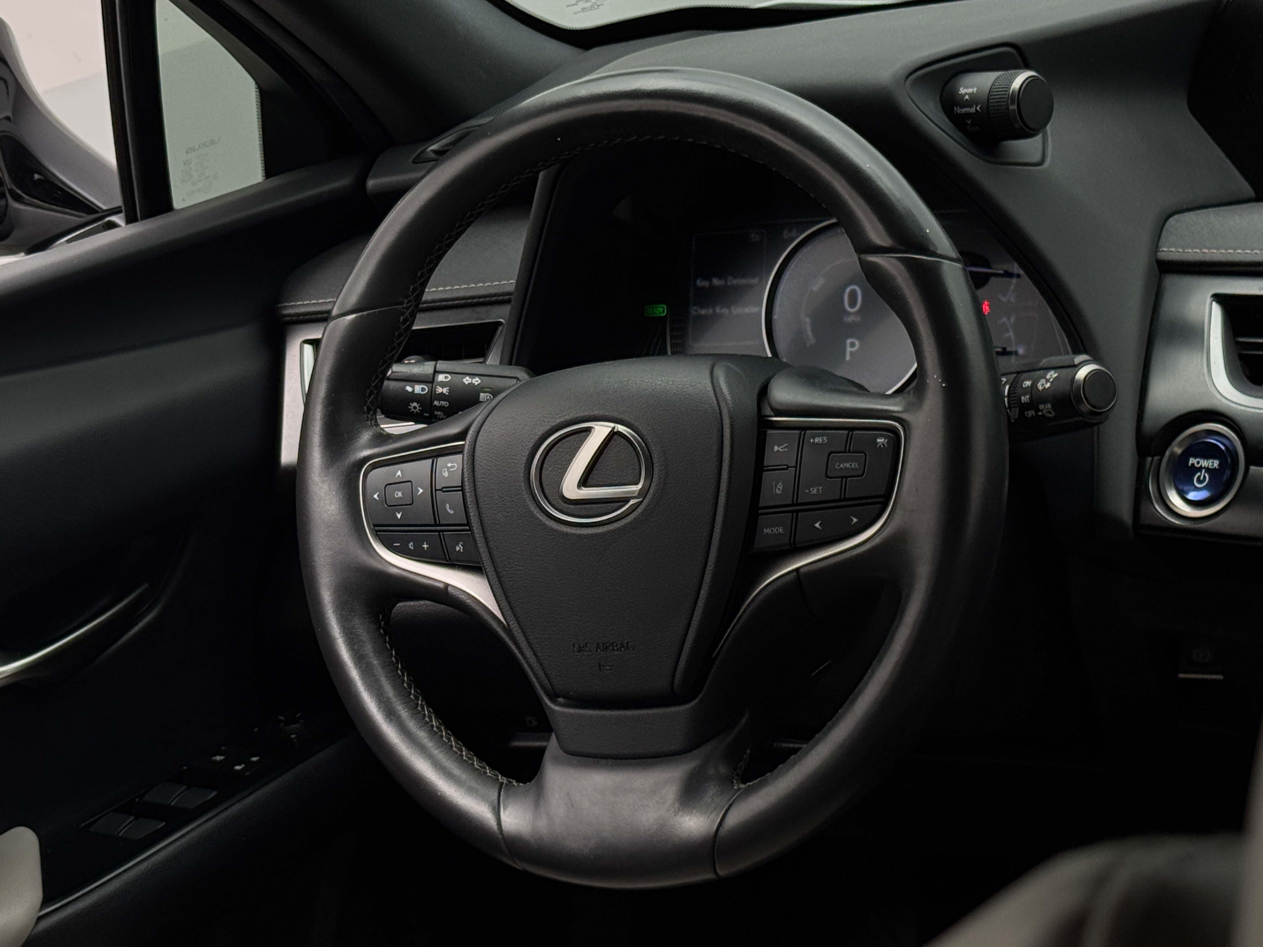 2020 Lexus UX 250h 4