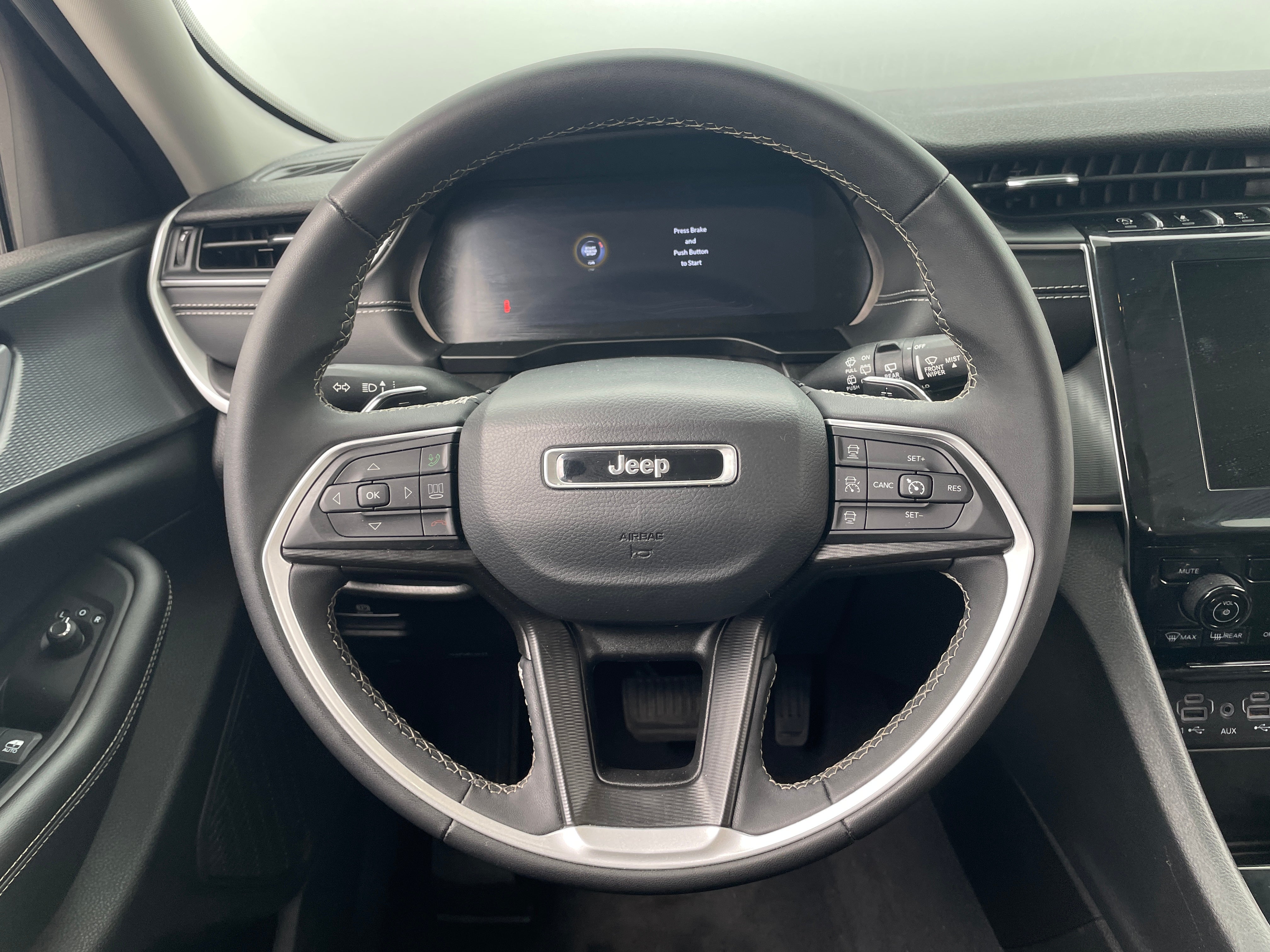 2023 Jeep Grand Cherokee Laredo 5