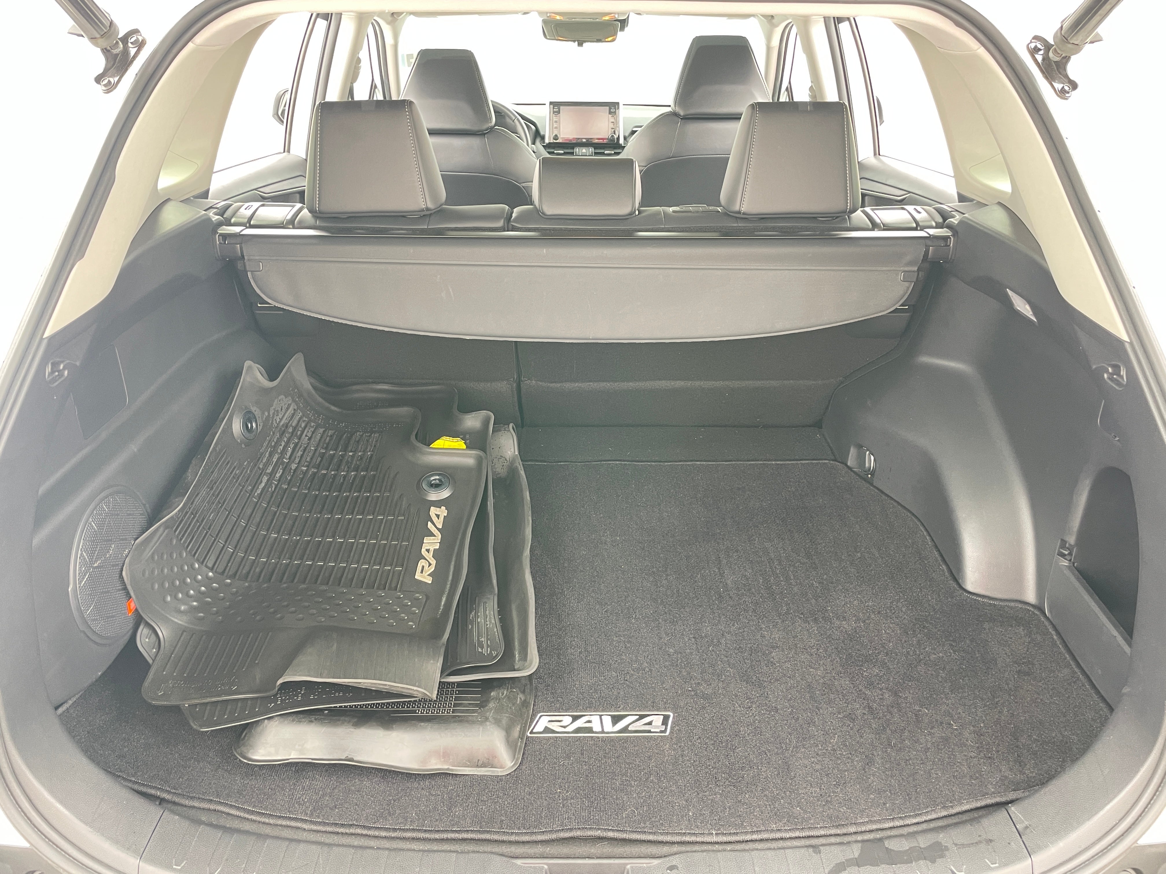2020 Toyota RAV4 XLE Premium 6