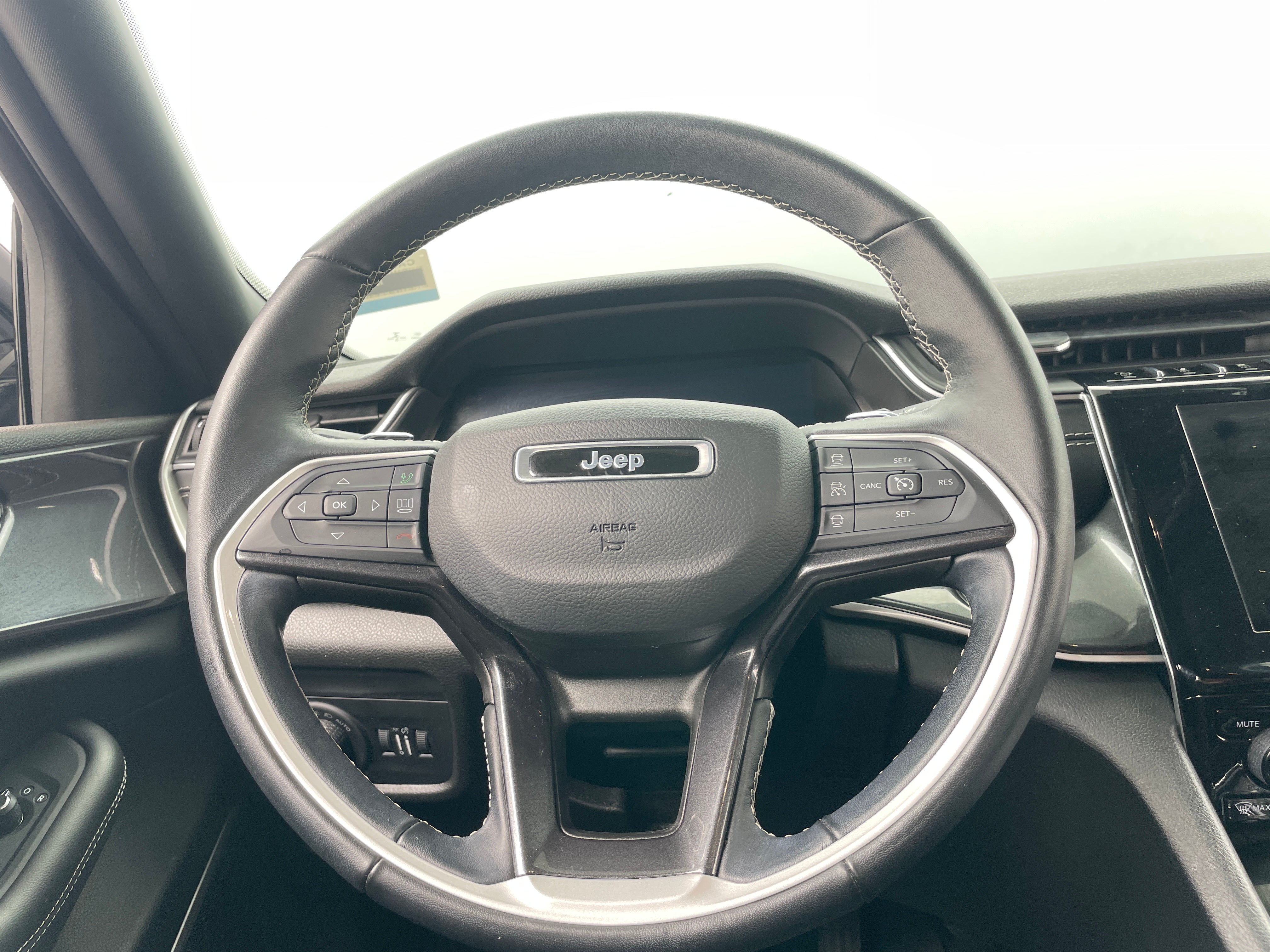 2022 Jeep Grand Cherokee L Altitude 4