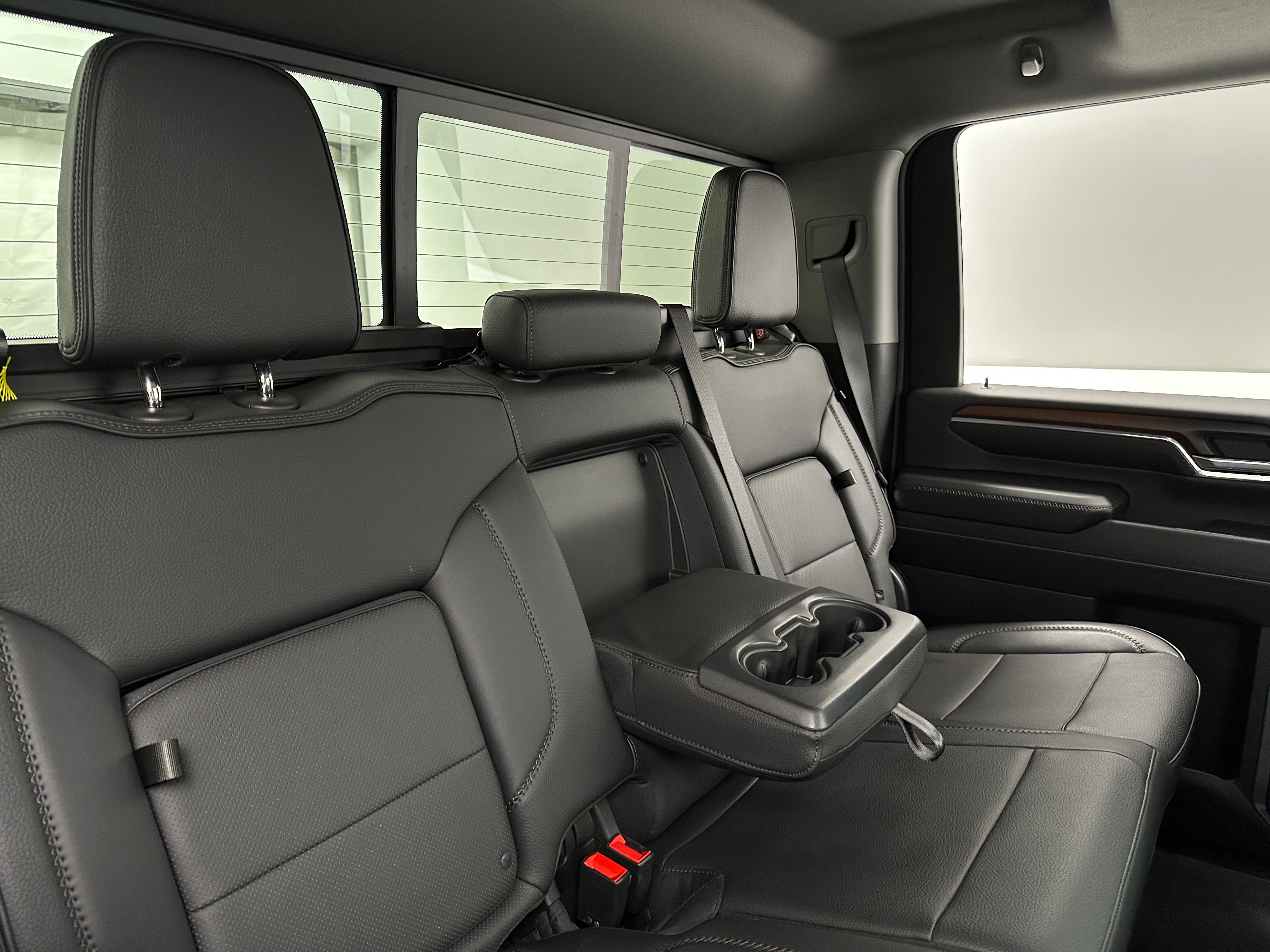 2024 GMC Sierra 3500  5