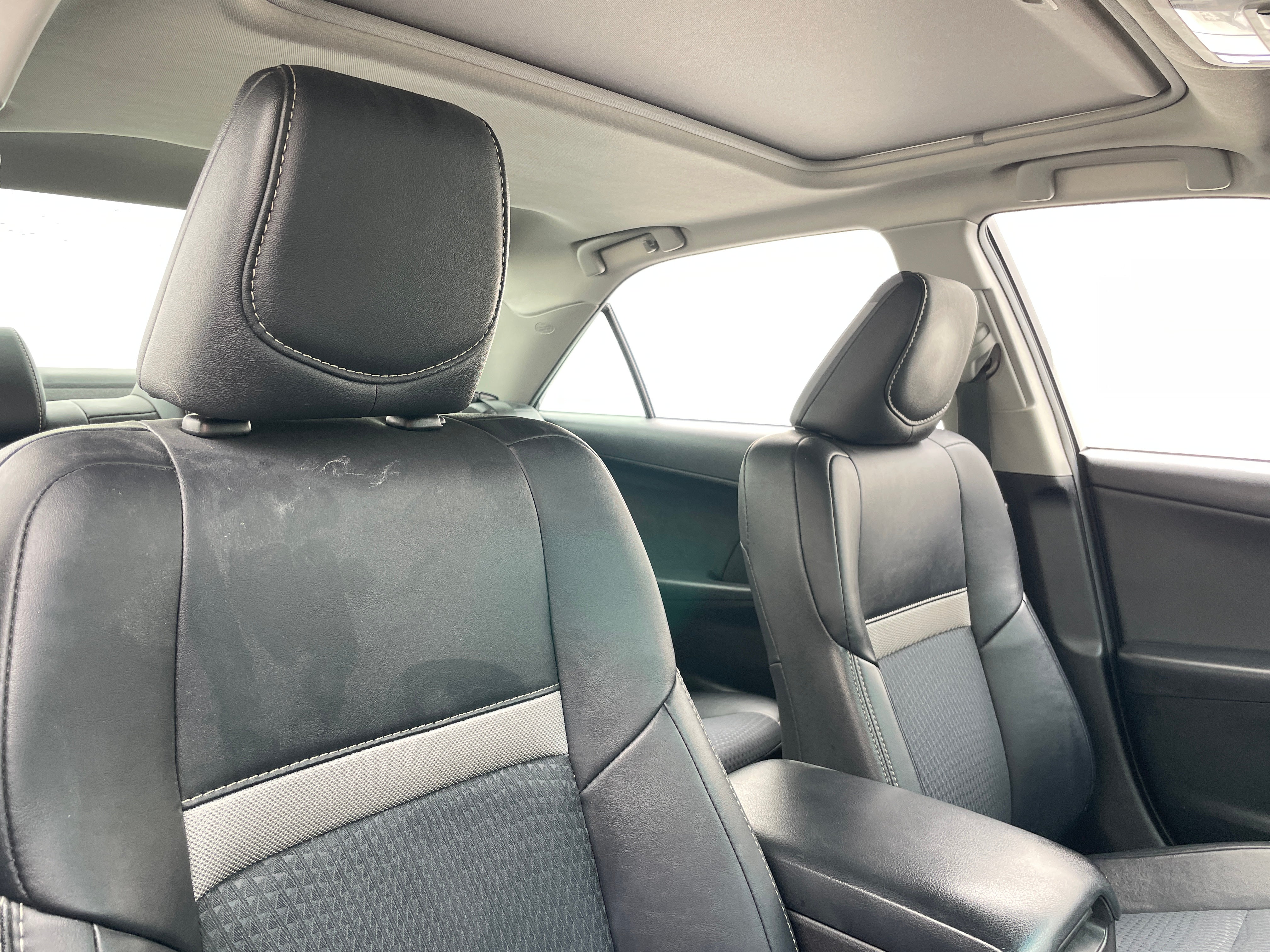 2014 Toyota Camry SE 2
