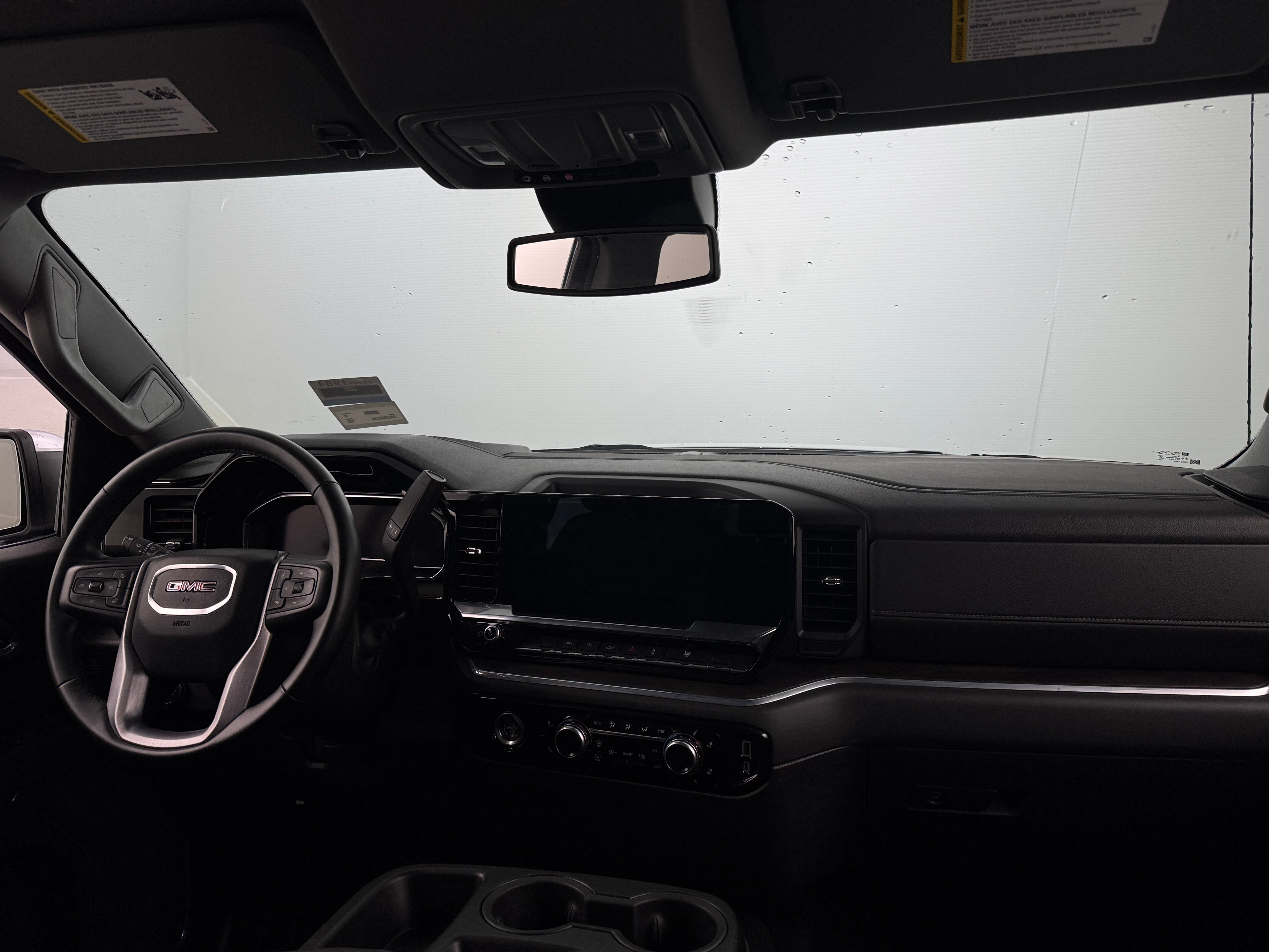 2024 GMC Sierra 1500 SLT 2